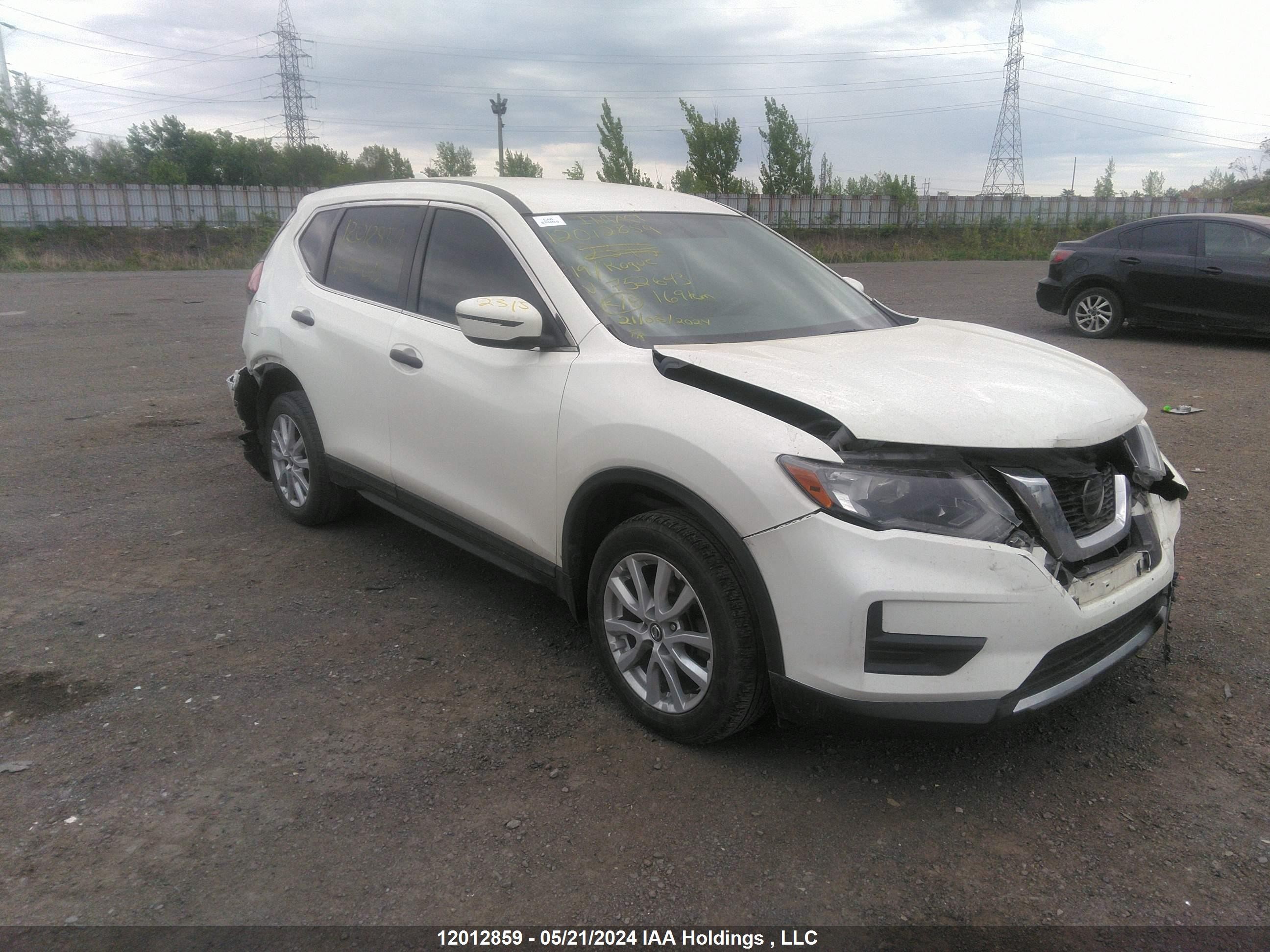 NISSAN ROGUE 2019 5n1at2mv5kc752643