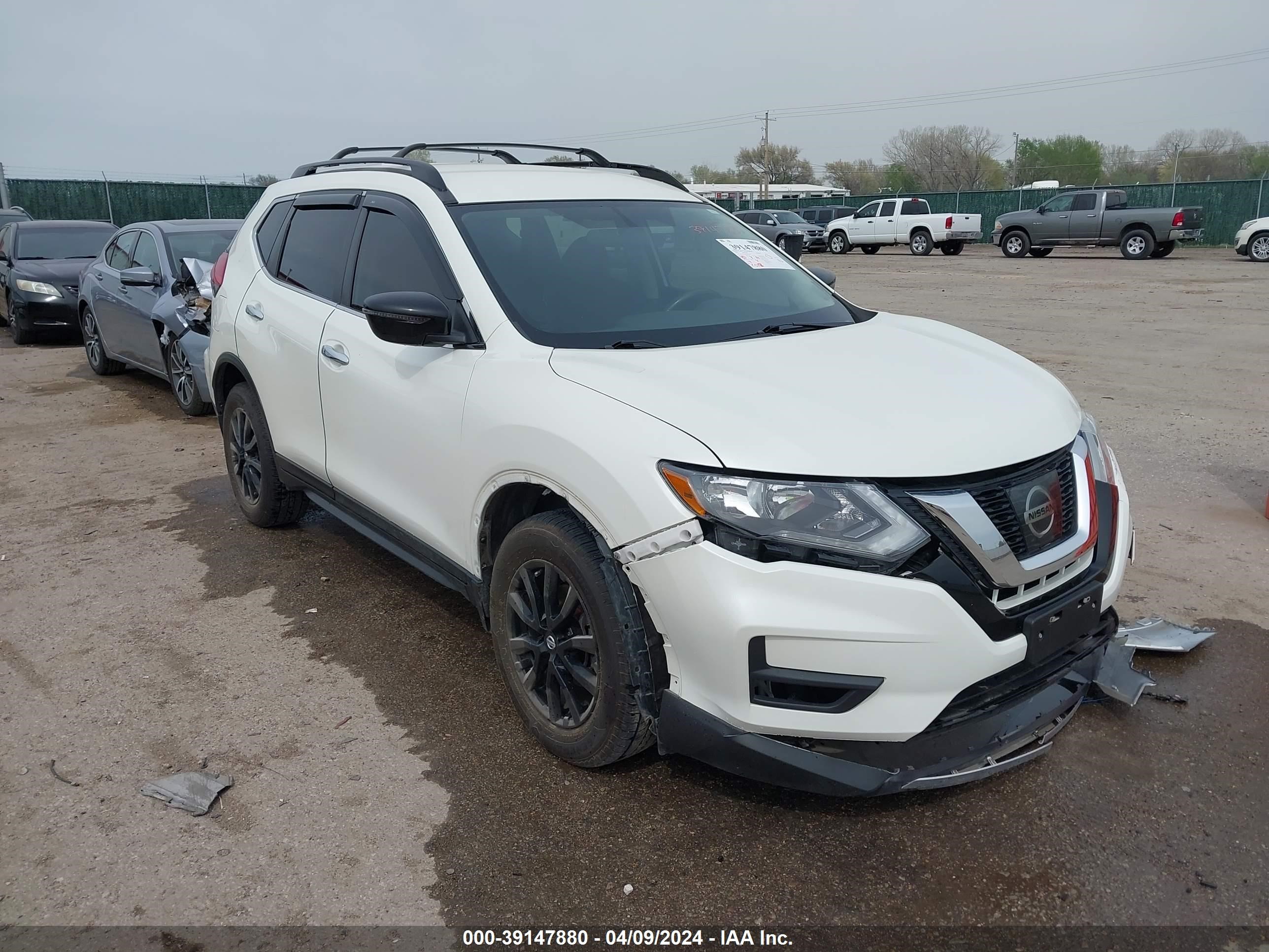 NISSAN ROGUE 2017 5n1at2mv6hc830274