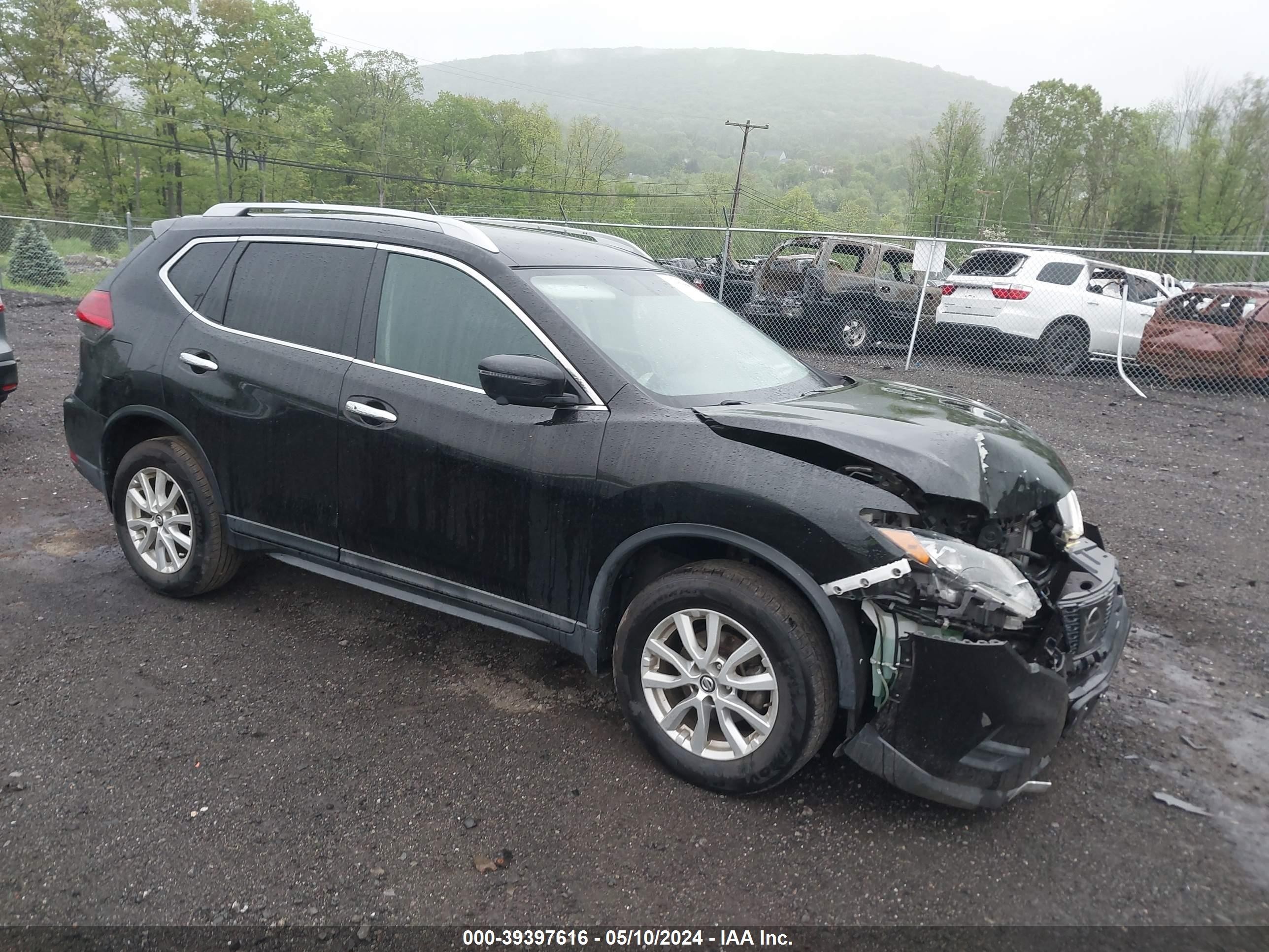 NISSAN ROGUE 2017 5n1at2mv6hc880222