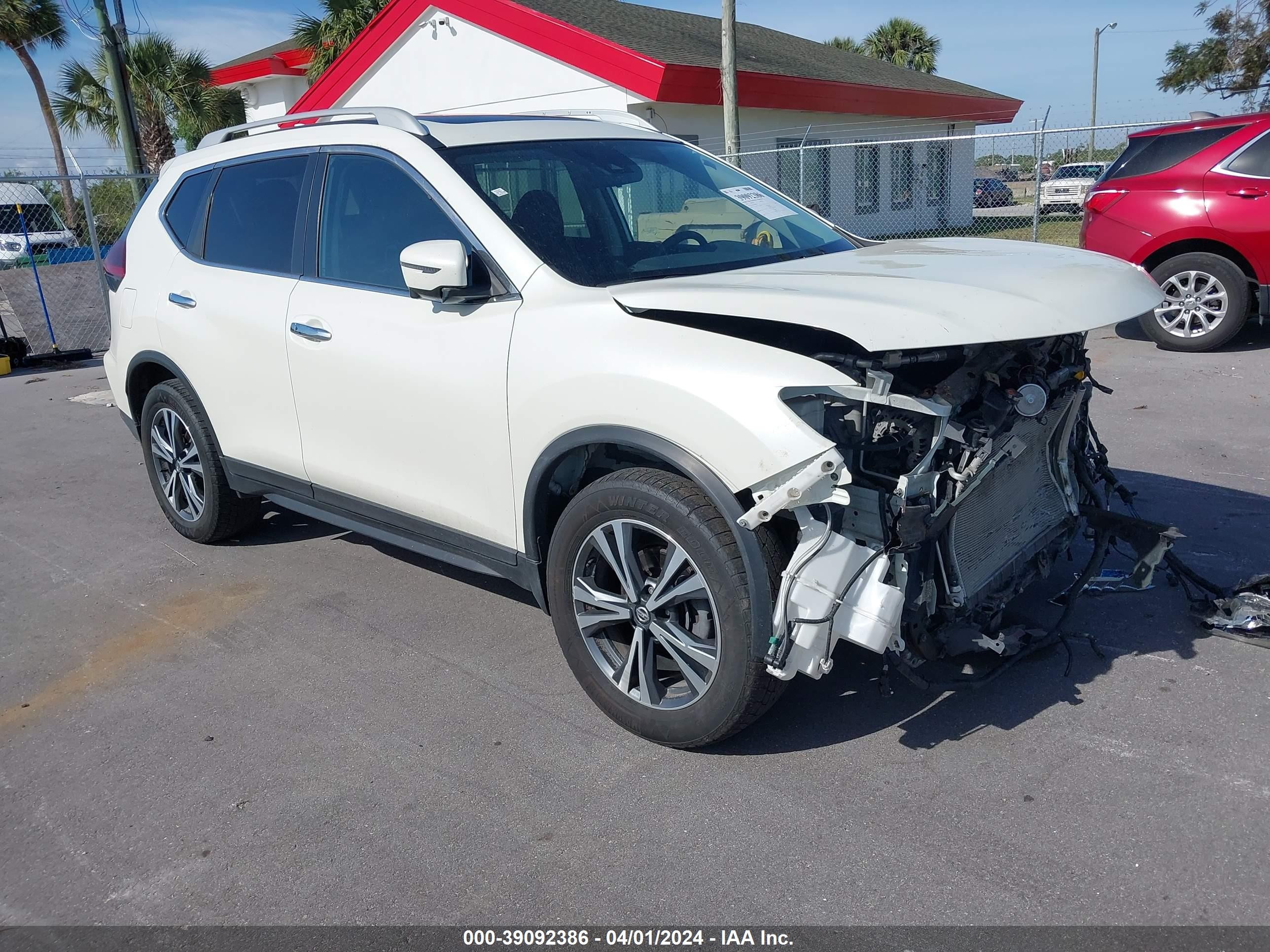 NISSAN ROGUE 2019 5n1at2mv6kc806113