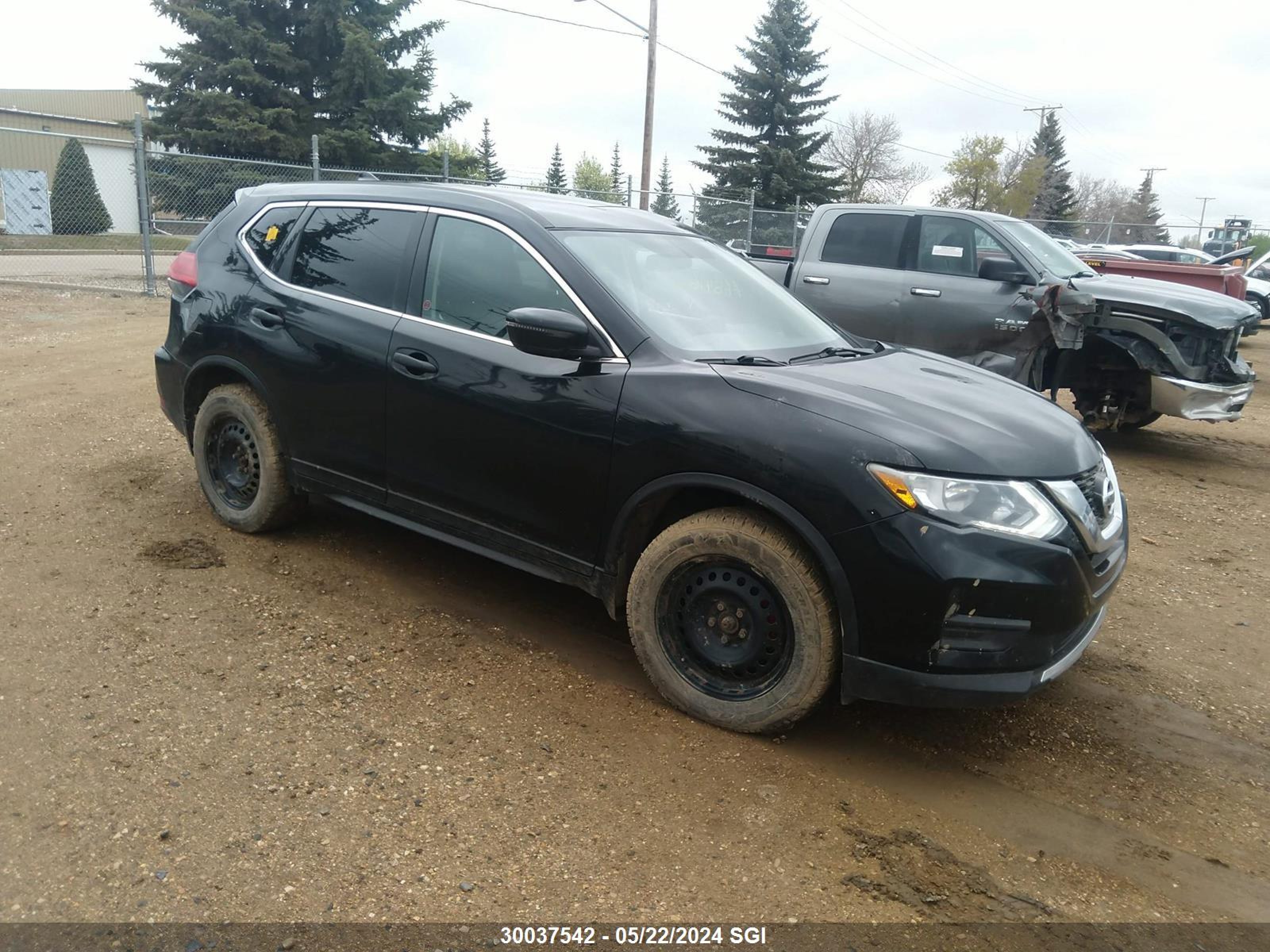 NISSAN ROGUE 2017 5n1at2mv7hc768416