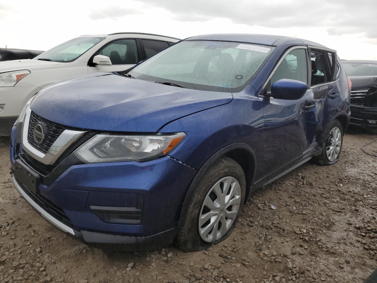 NISSAN ROGUE 2018 5n1at2mv7jc717021