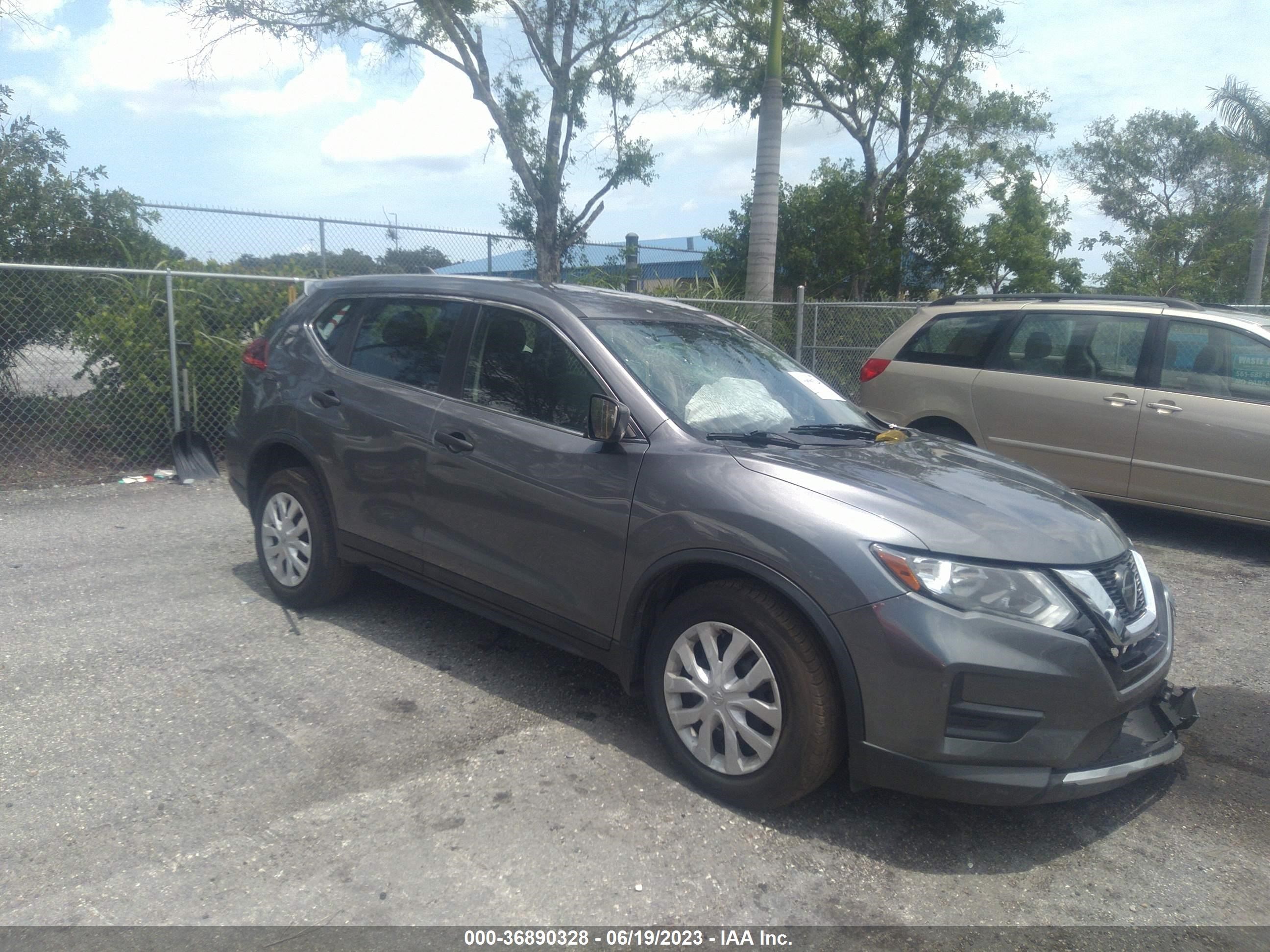 NISSAN ROGUE 2018 5n1at2mv7jc755297