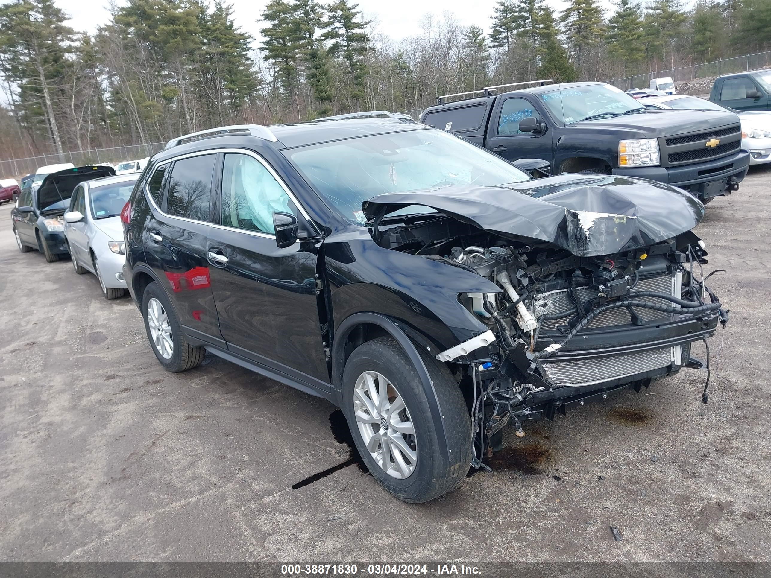 NISSAN ROGUE 2019 5n1at2mv7kc726450