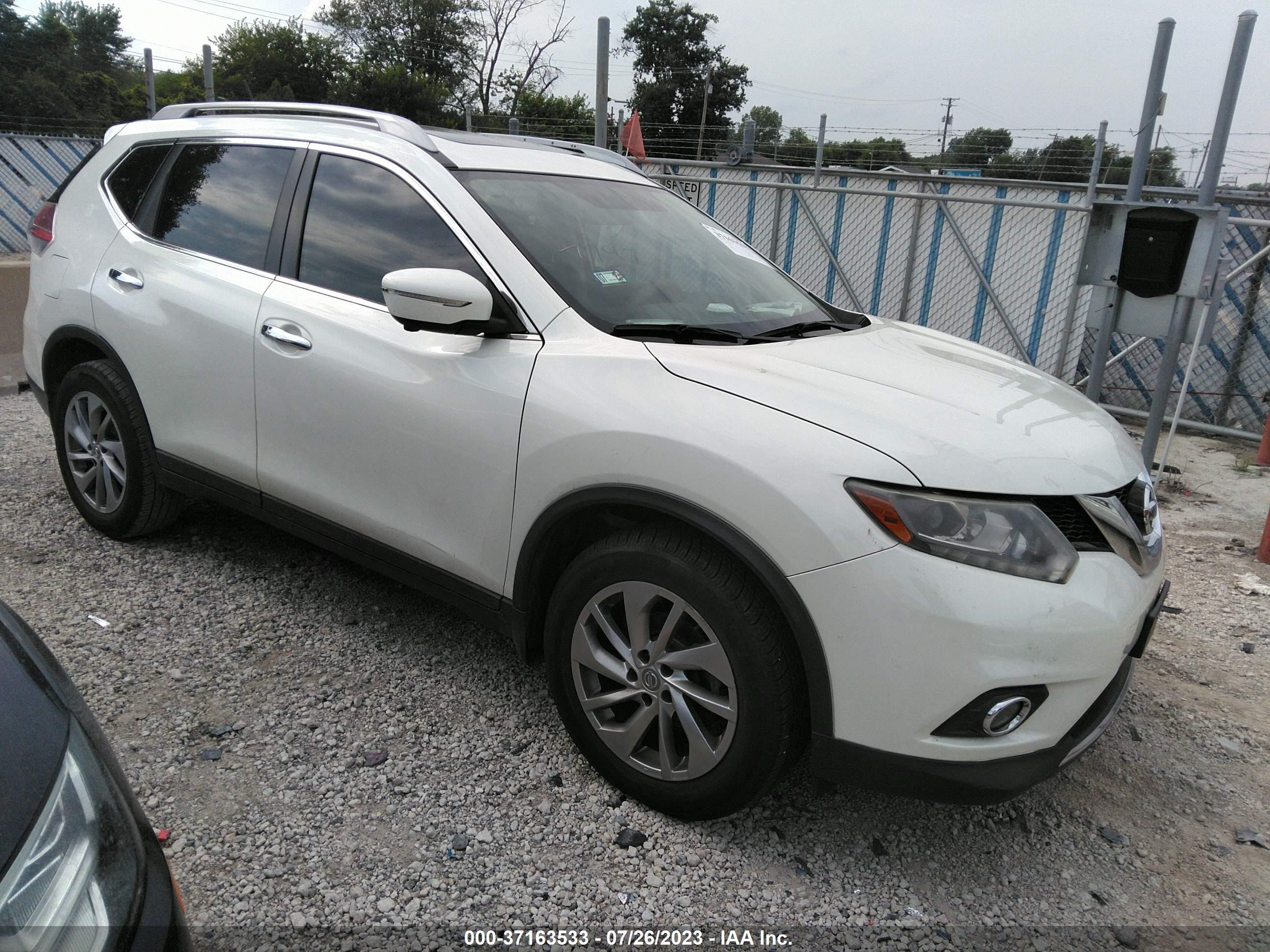 NISSAN ROGUE 2015 5n1at2mv8fc772794