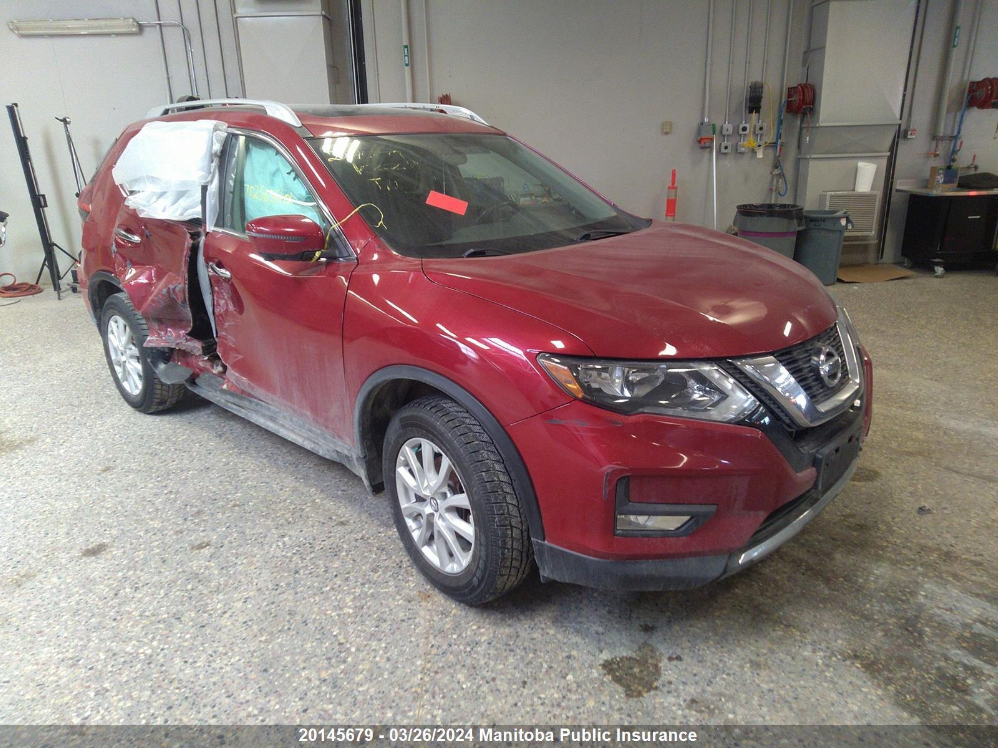 NISSAN ROGUE 2017 5n1at2mv8hc743332