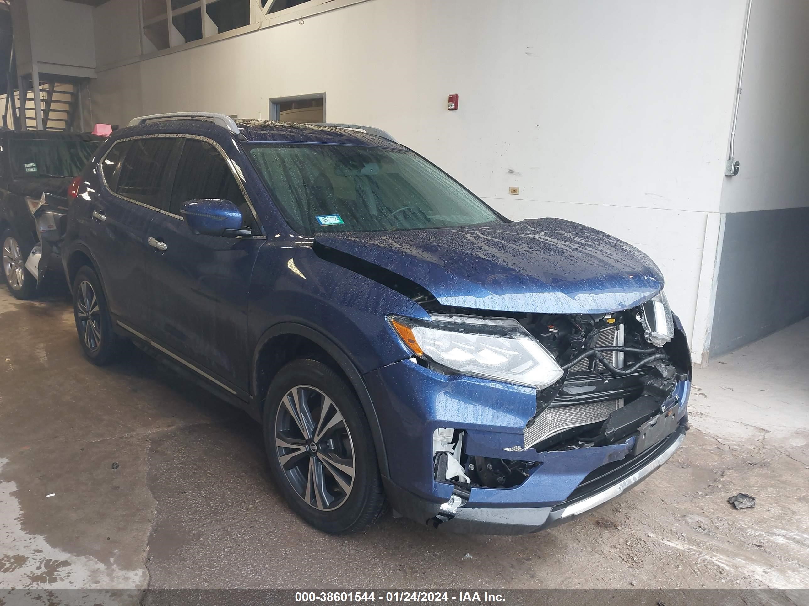 NISSAN ROGUE 2017 5n1at2mv8hc838909