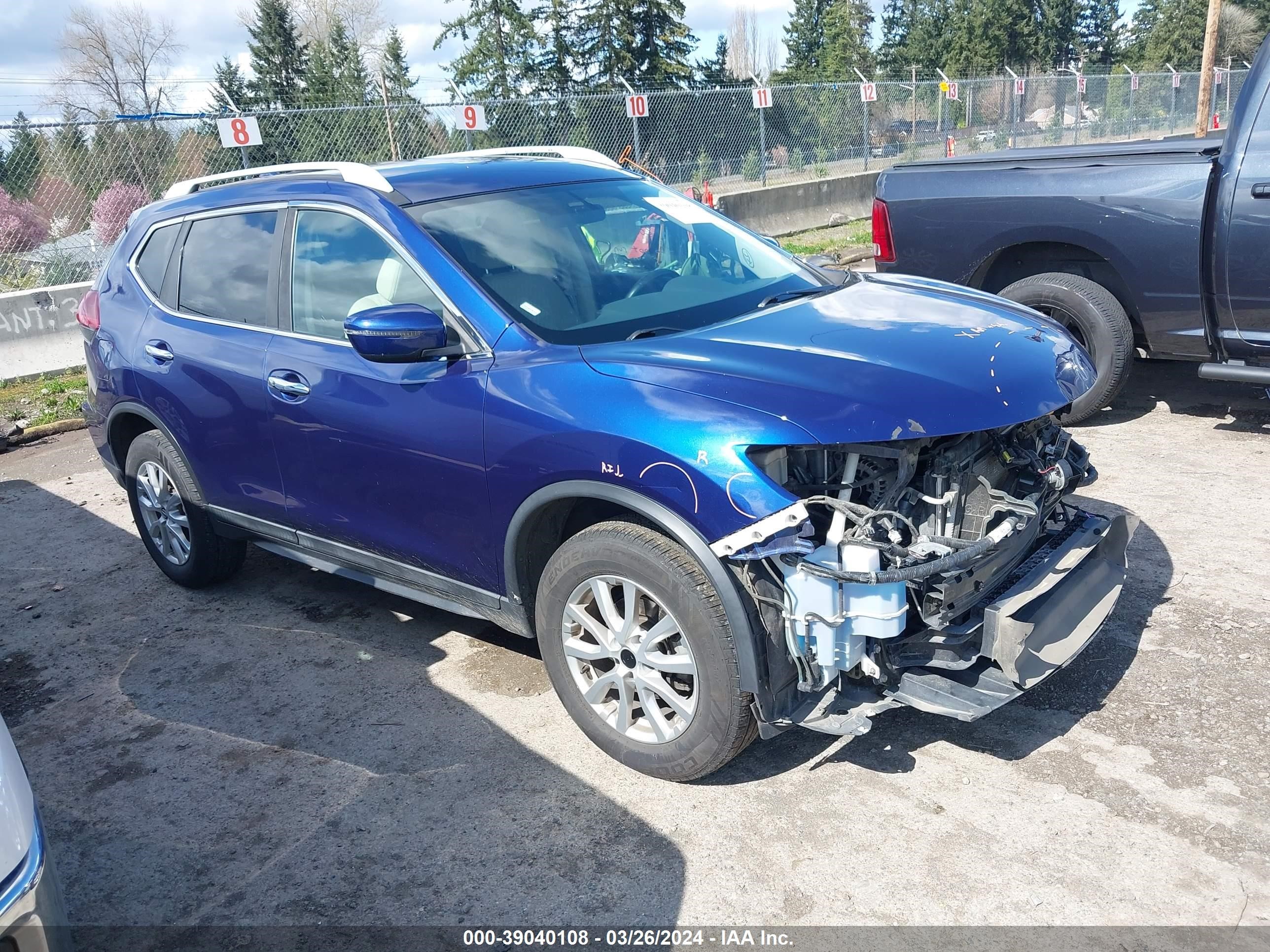 NISSAN ROGUE 2018 5n1at2mv8jc711339