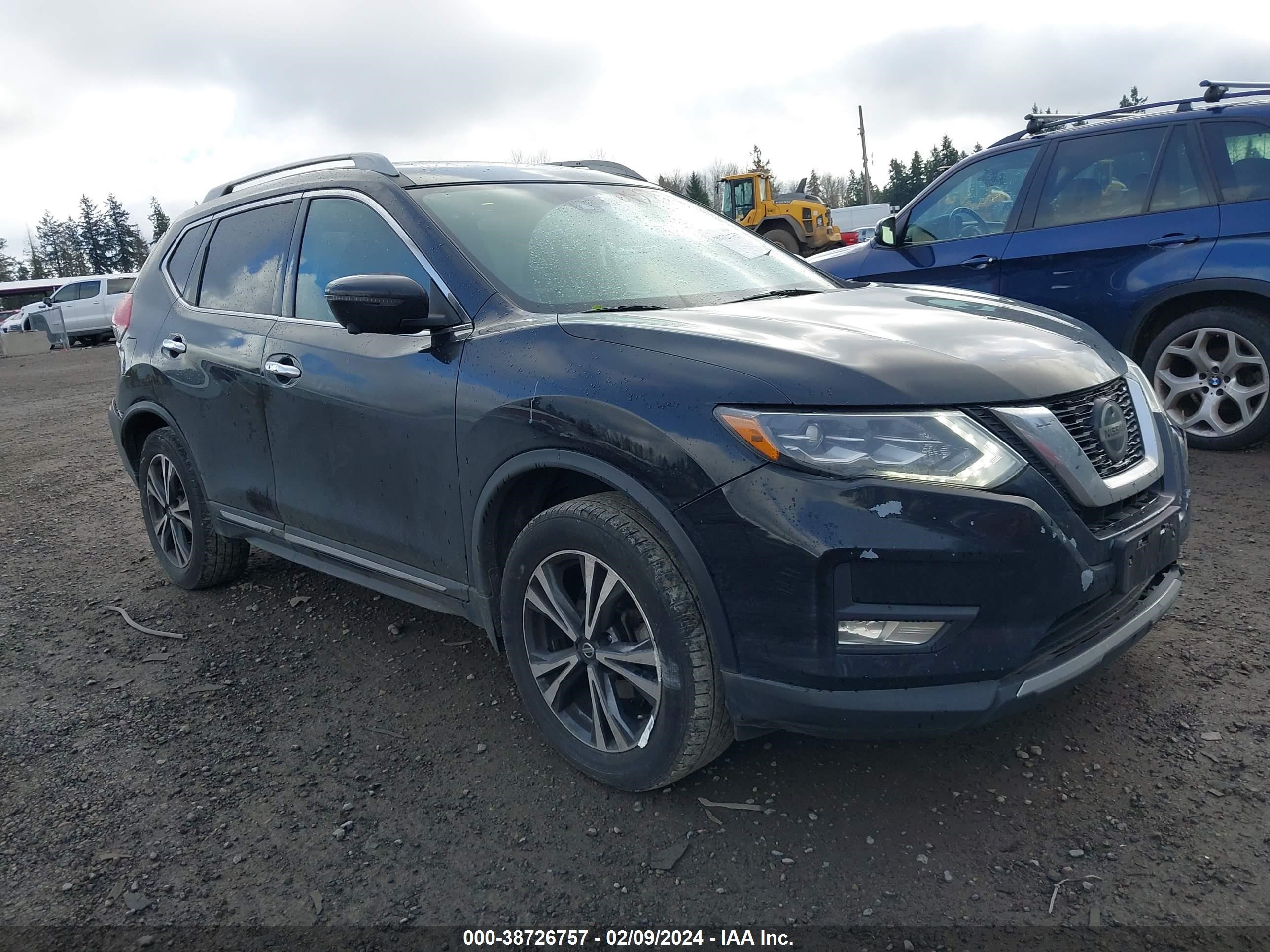 NISSAN ROGUE 2018 5n1at2mv8jc713236