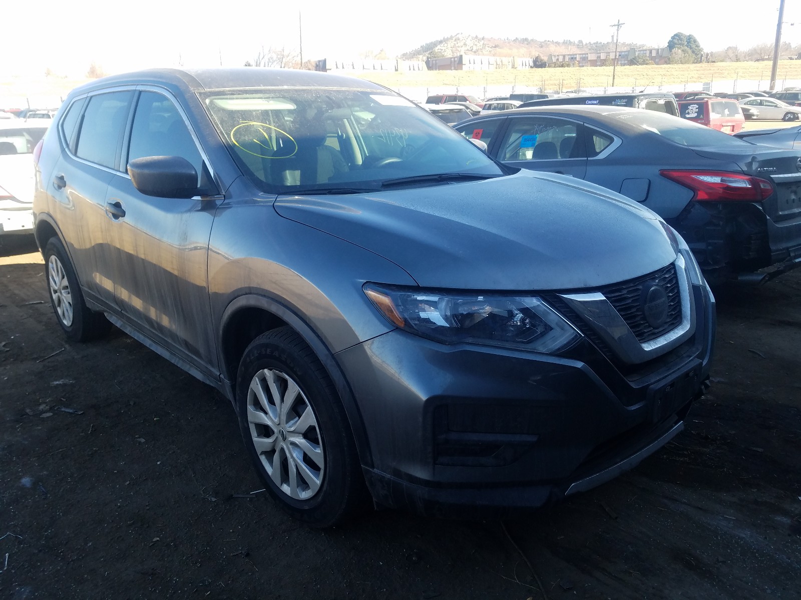 NISSAN ROGUE S 2018 5n1at2mv8jc772321