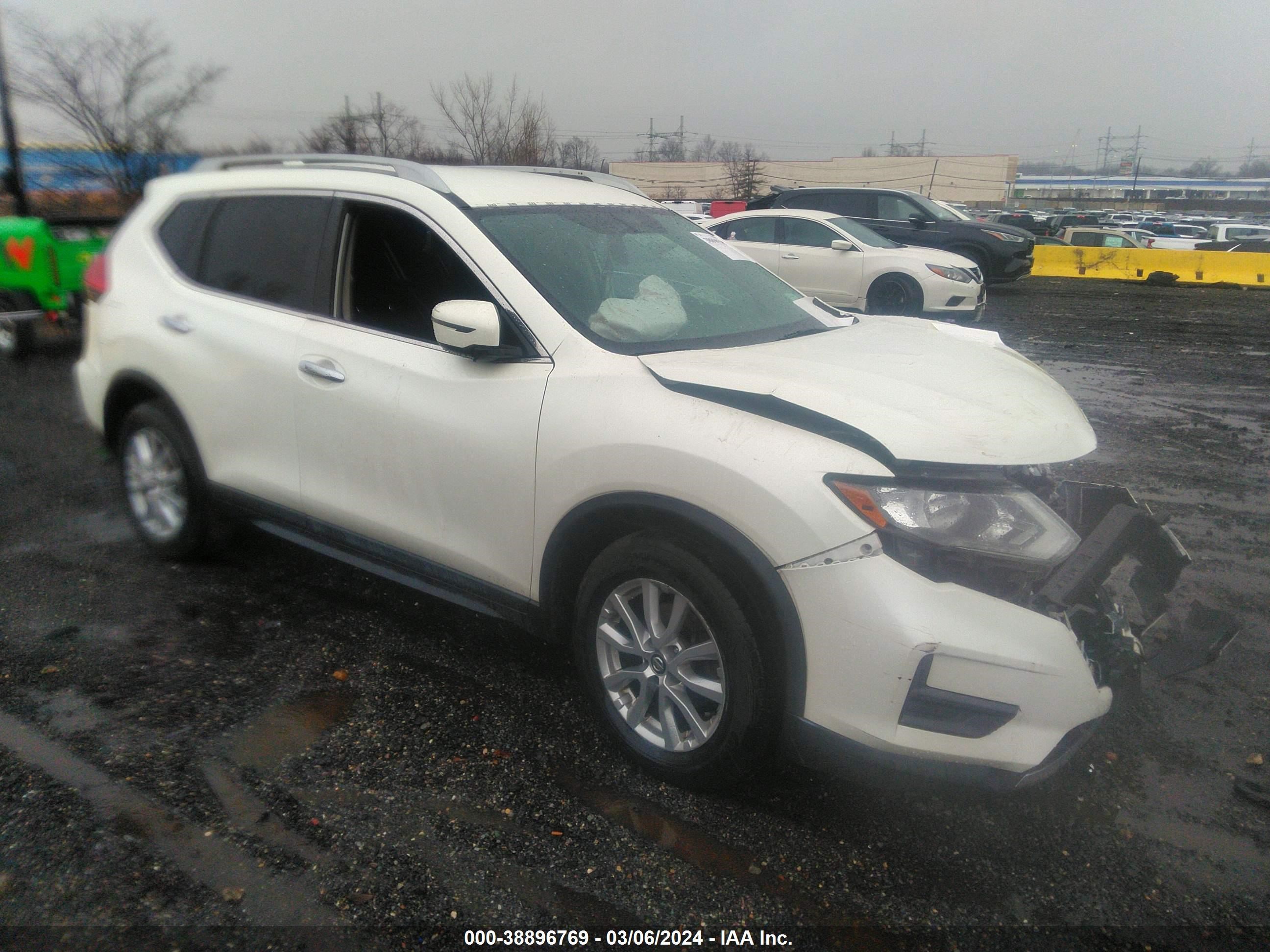 NISSAN ROGUE 2017 5n1at2mv9hc872454