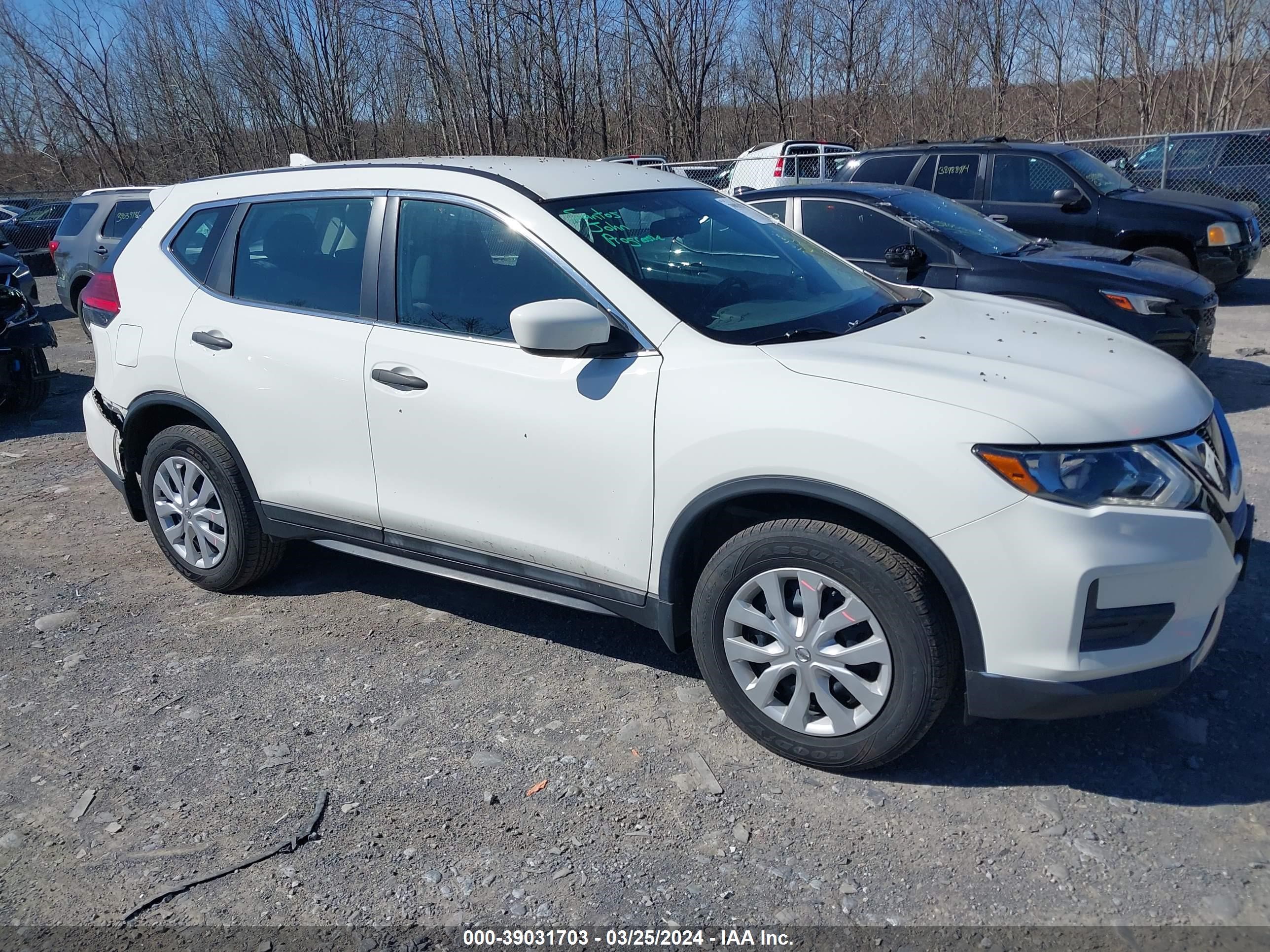 NISSAN ROGUE 2017 5n1at2mv9hc876858