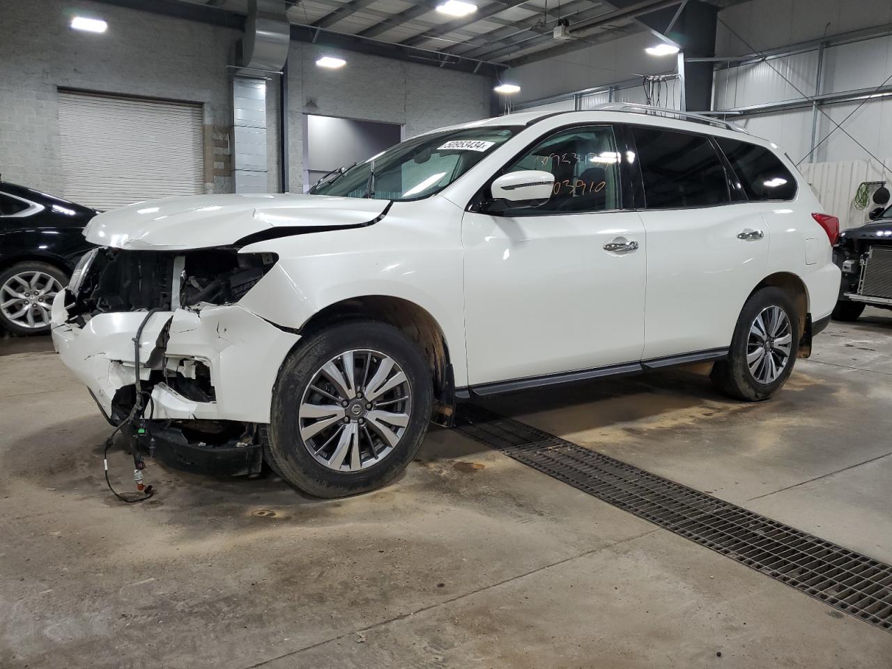 NISSAN PATHFINDER 2018 5n1dr2mm0jc614526