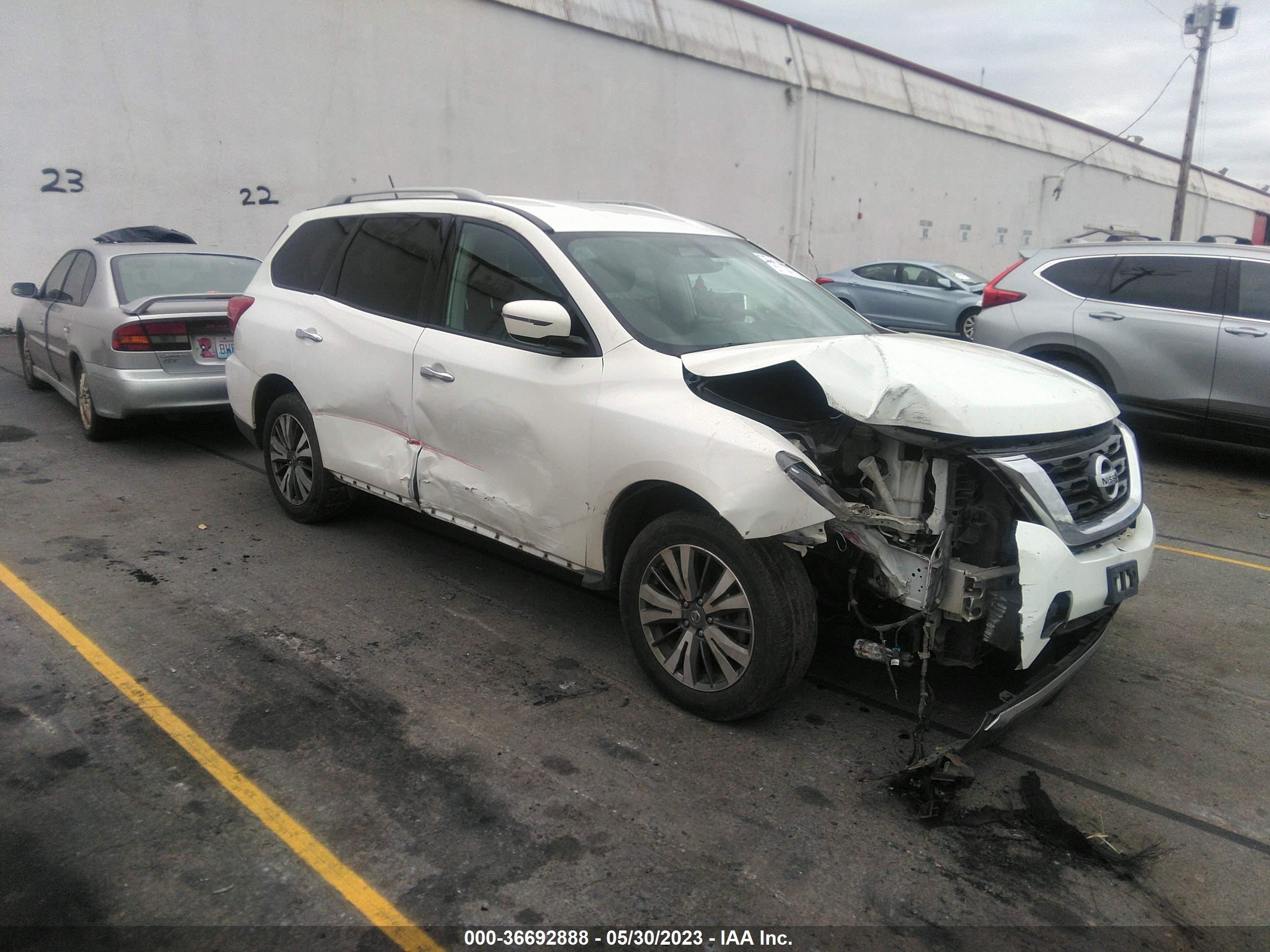 NISSAN PATHFINDER 2017 5n1dr2mm1hc619163