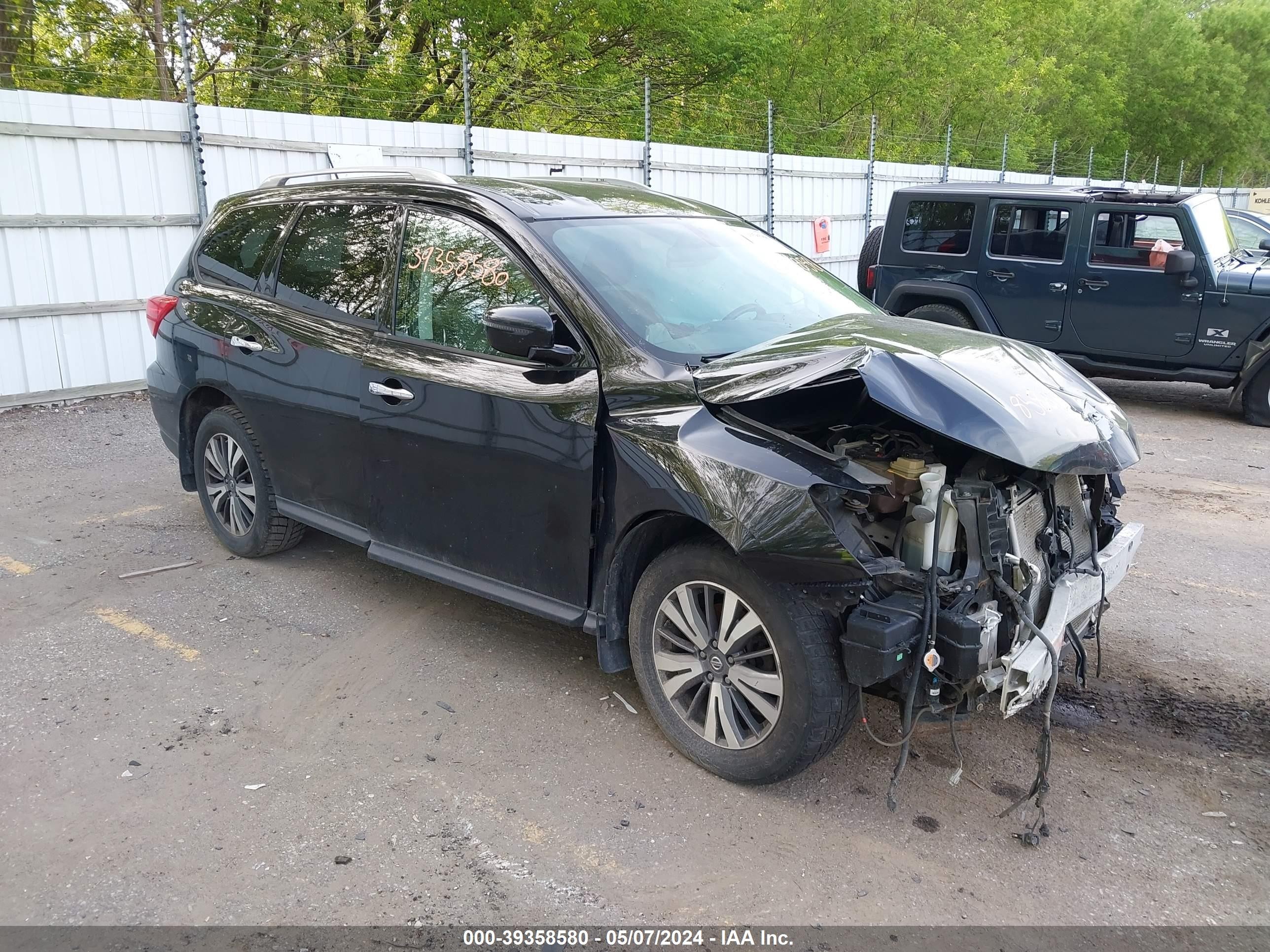 NISSAN PATHFINDER 2017 5n1dr2mm1hc652941