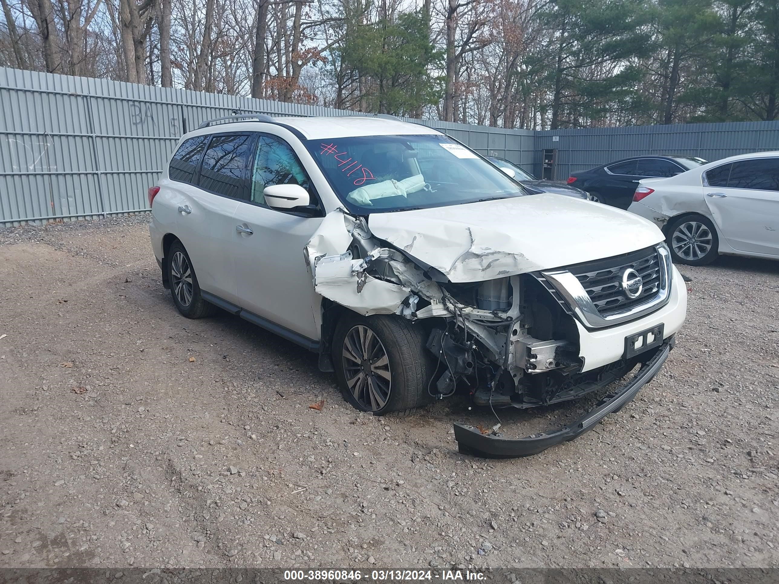 NISSAN PATHFINDER 2017 5n1dr2mm1hc905577