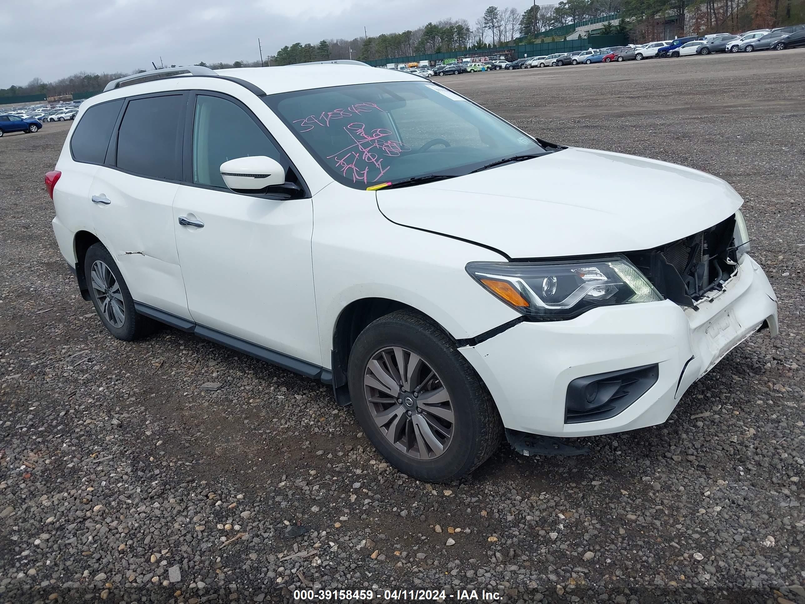 NISSAN PATHFINDER 2017 5n1dr2mm4hc631422