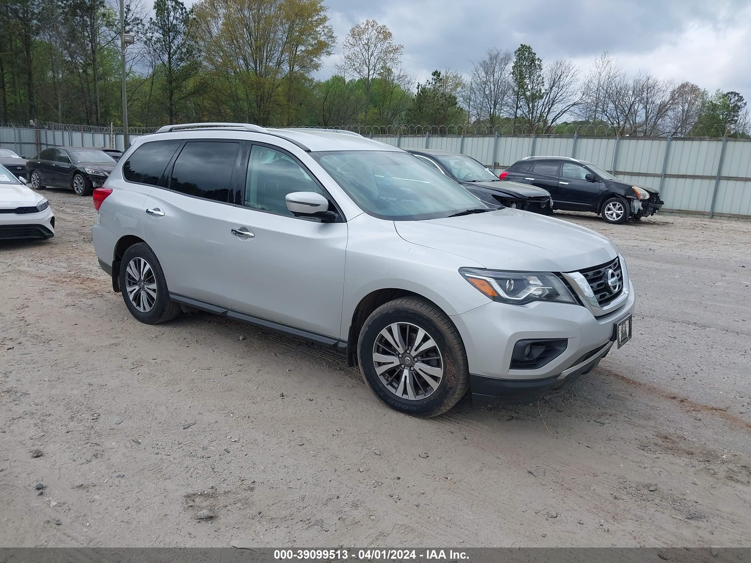 NISSAN PATHFINDER 2017 5n1dr2mm4hc654859