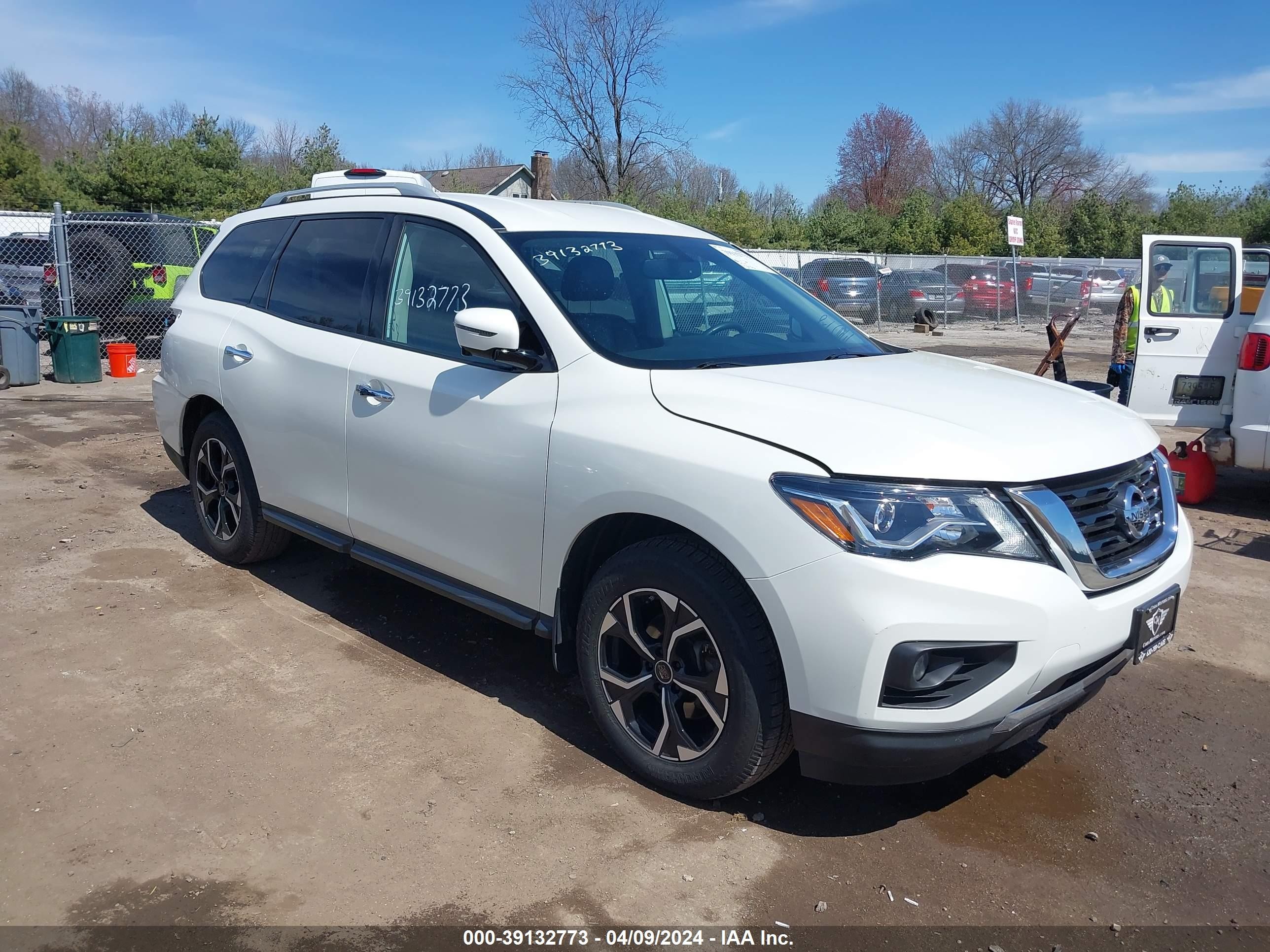 NISSAN PATHFINDER 2017 5n1dr2mm4hc668583