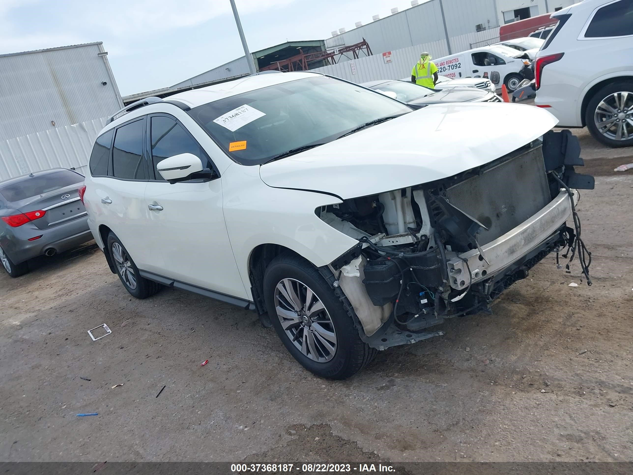 NISSAN PATHFINDER 2018 5n1dr2mm4jc620507