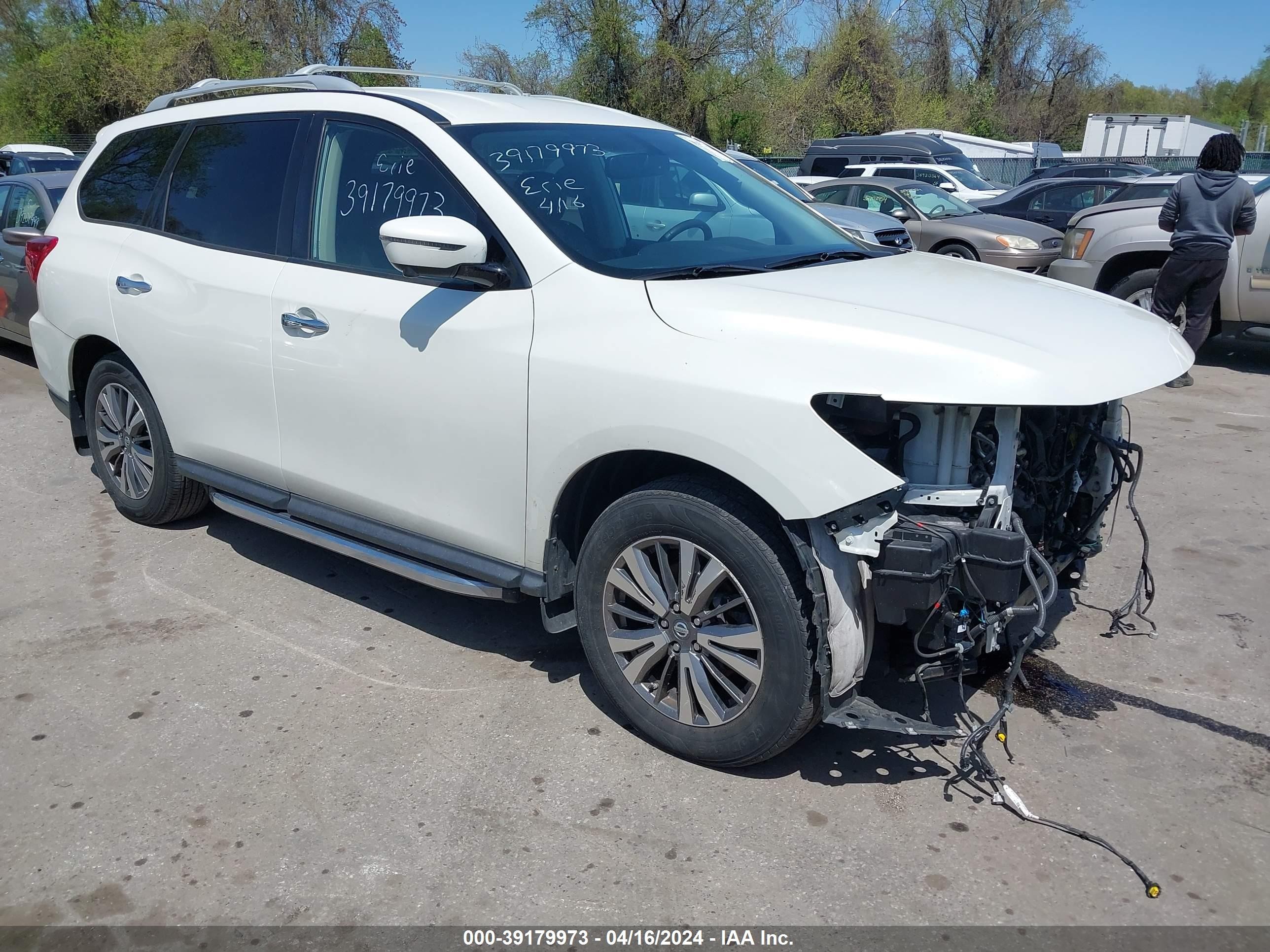 NISSAN PATHFINDER 2018 5n1dr2mm5jc613033