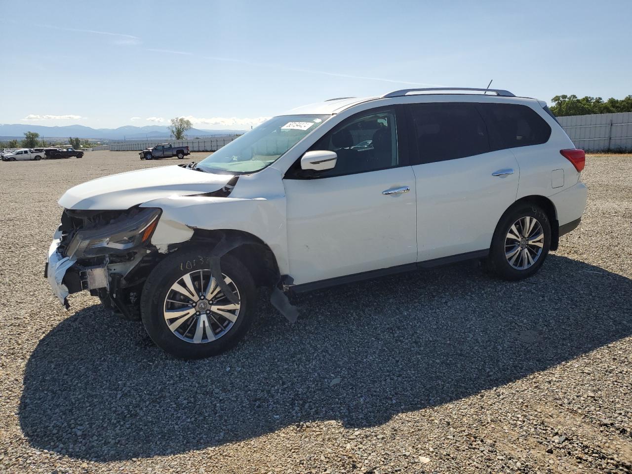 NISSAN PATHFINDER 2018 5n1dr2mm7jc626818