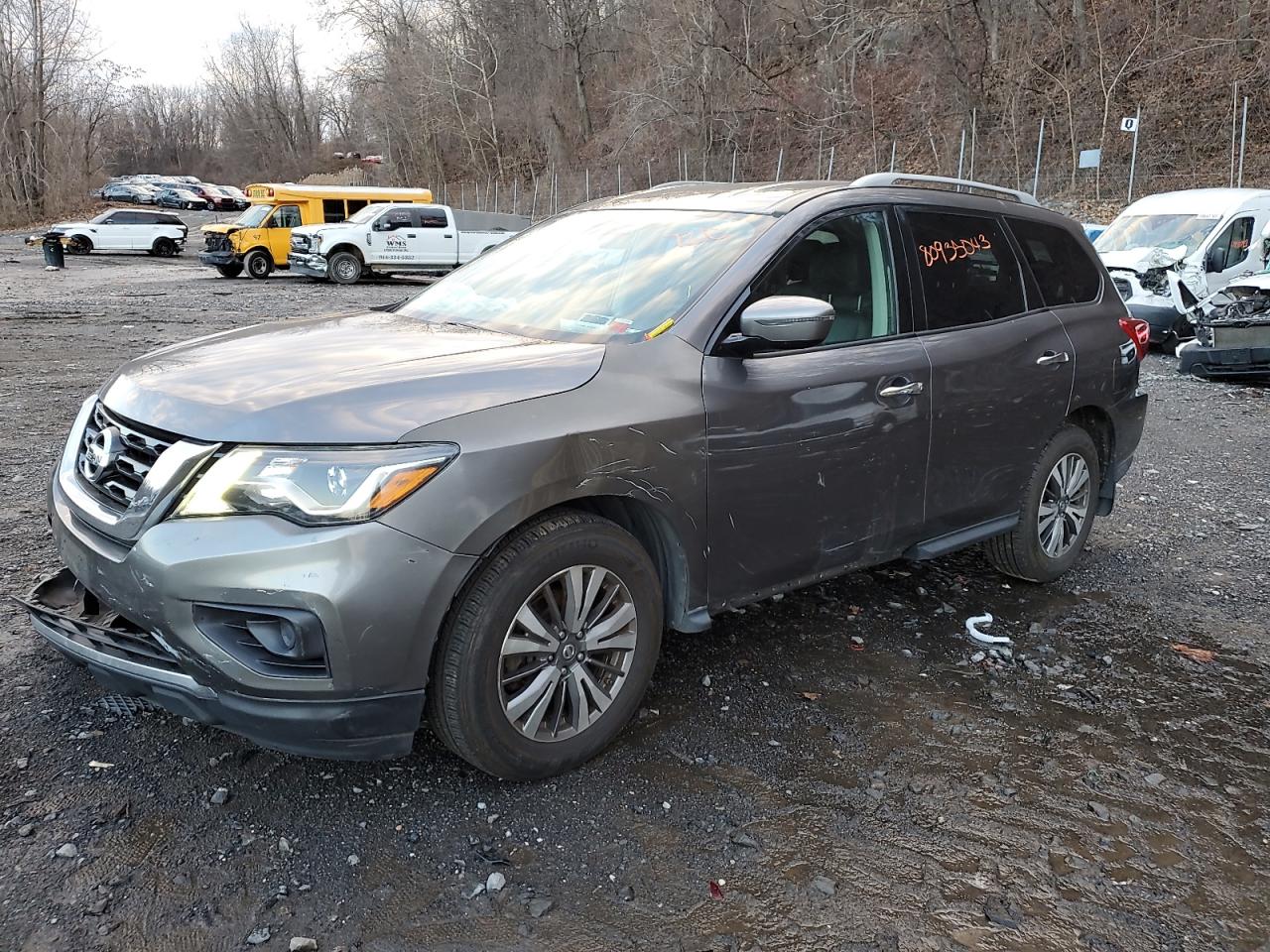 NISSAN PATHFINDER 2017 5n1dr2mm8hc624442