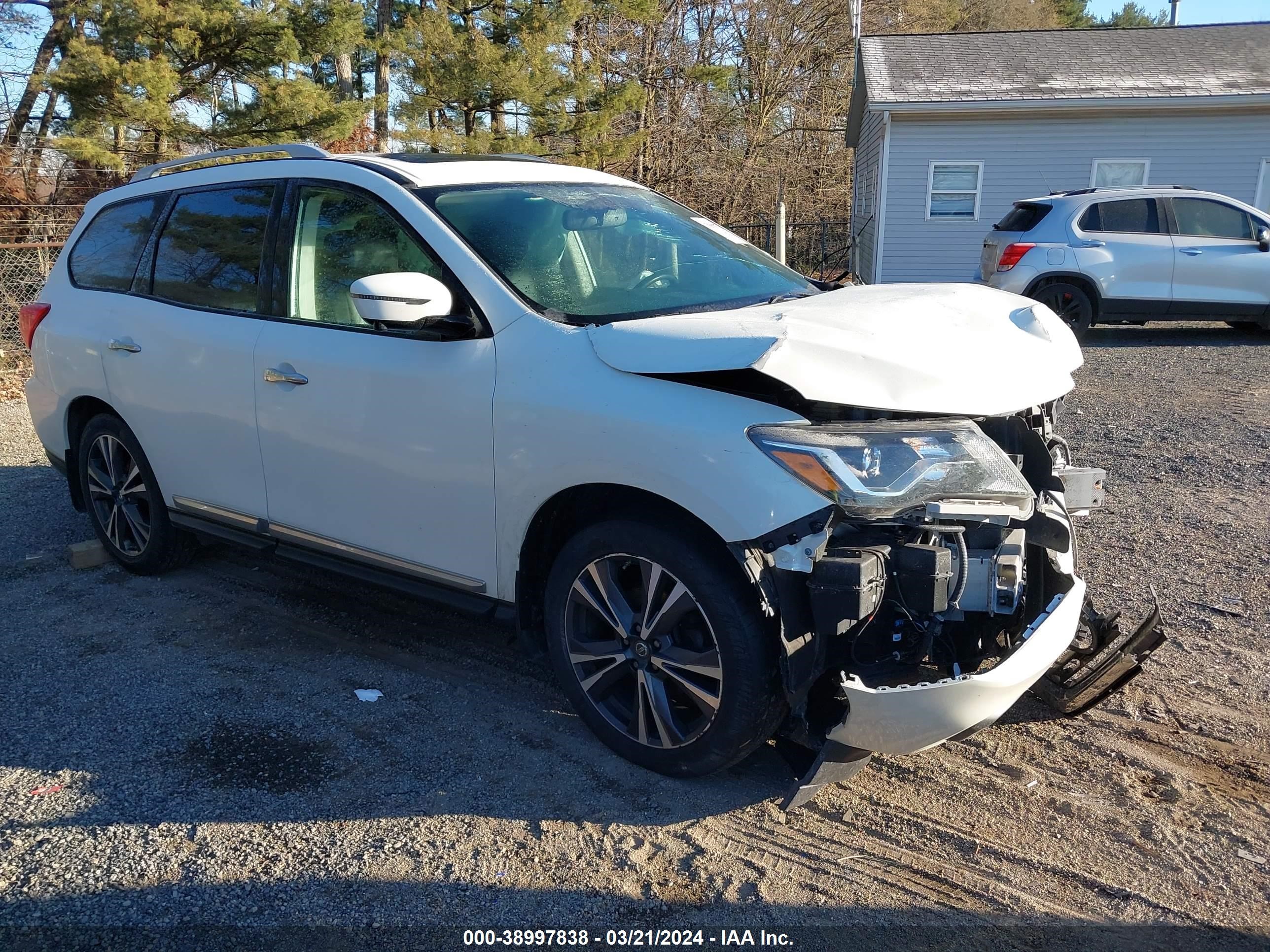 NISSAN PATHFINDER 2017 5n1dr2mm9hc631352