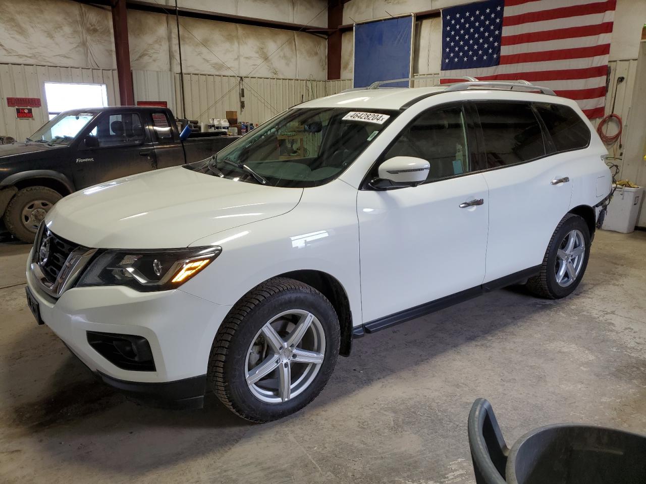 NISSAN PATHFINDER 2018 5n1dr2mm9jc620289