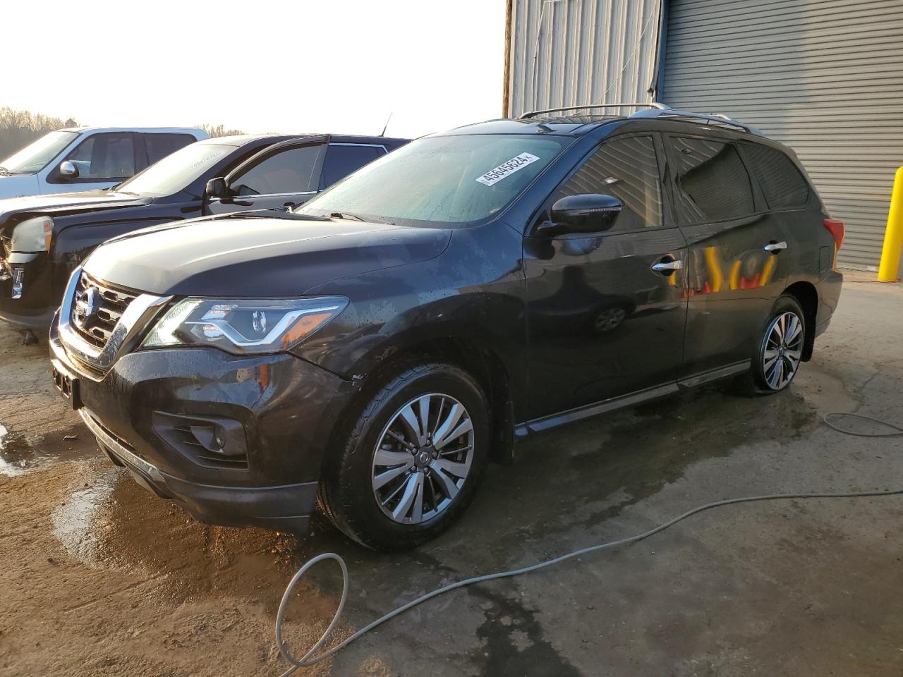 NISSAN PATHFINDER 2018 5n1dr2mm9jc654281