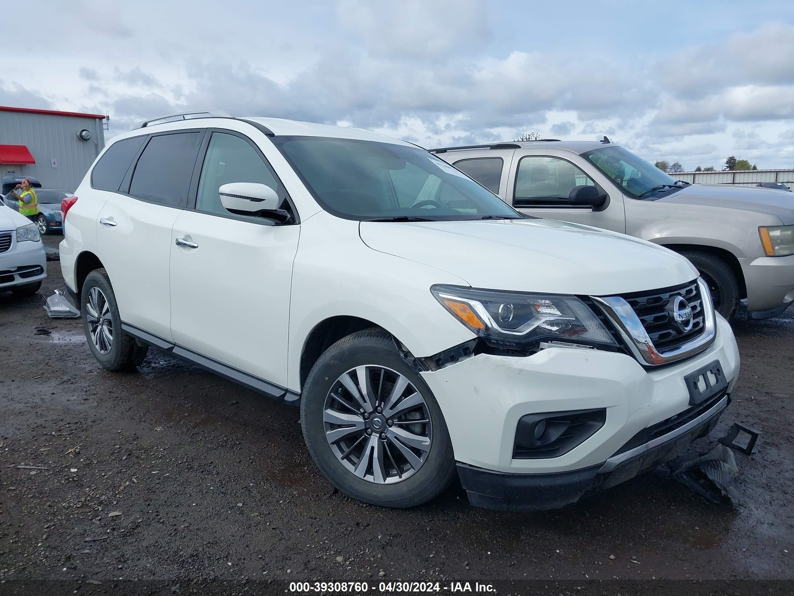 NISSAN PATHFINDER 2018 5n1dr2mm9jc670058