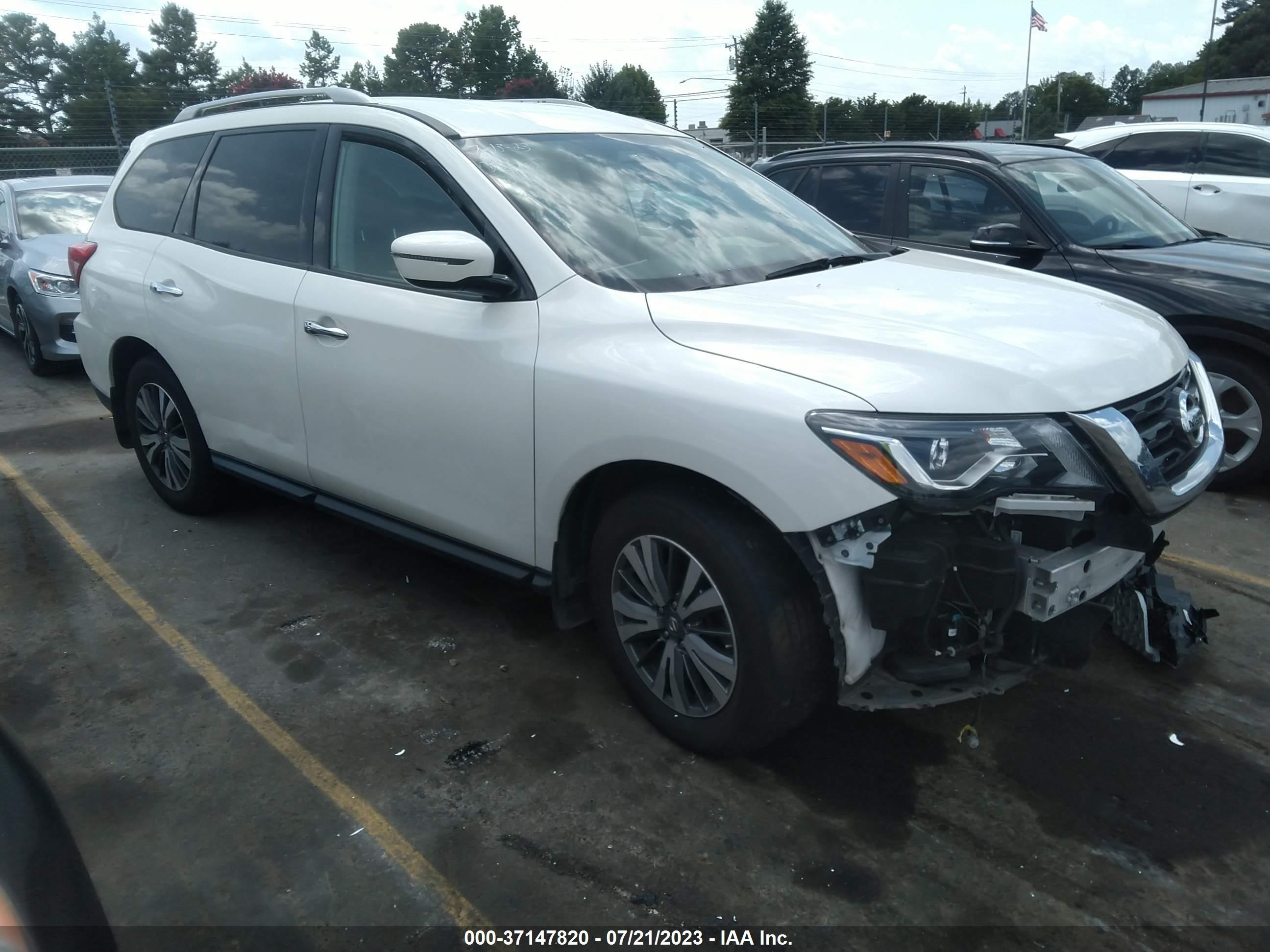 NISSAN PATHFINDER 2017 5n1dr2mn0hc618756