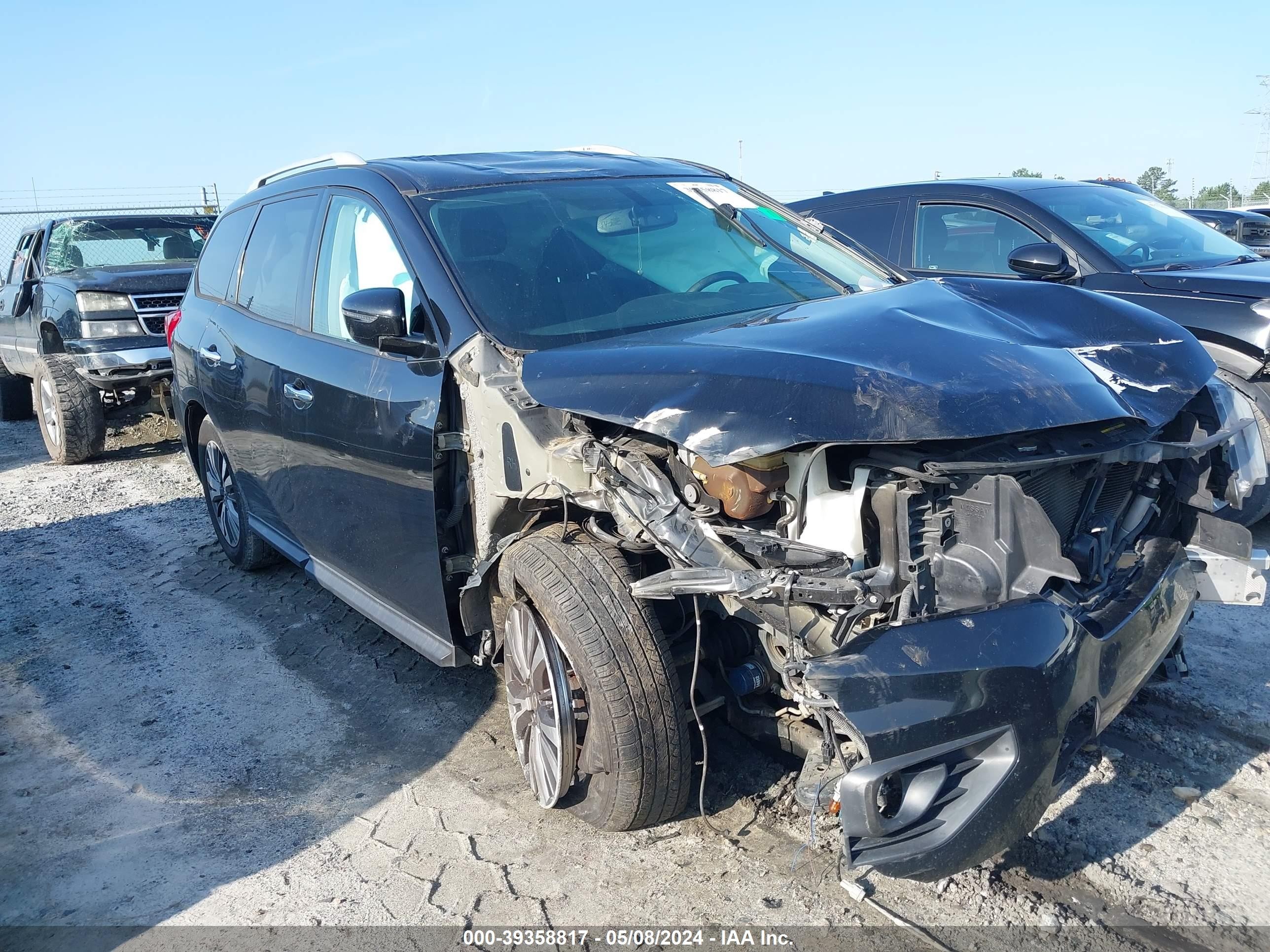 NISSAN PATHFINDER 2017 5n1dr2mn0hc661879