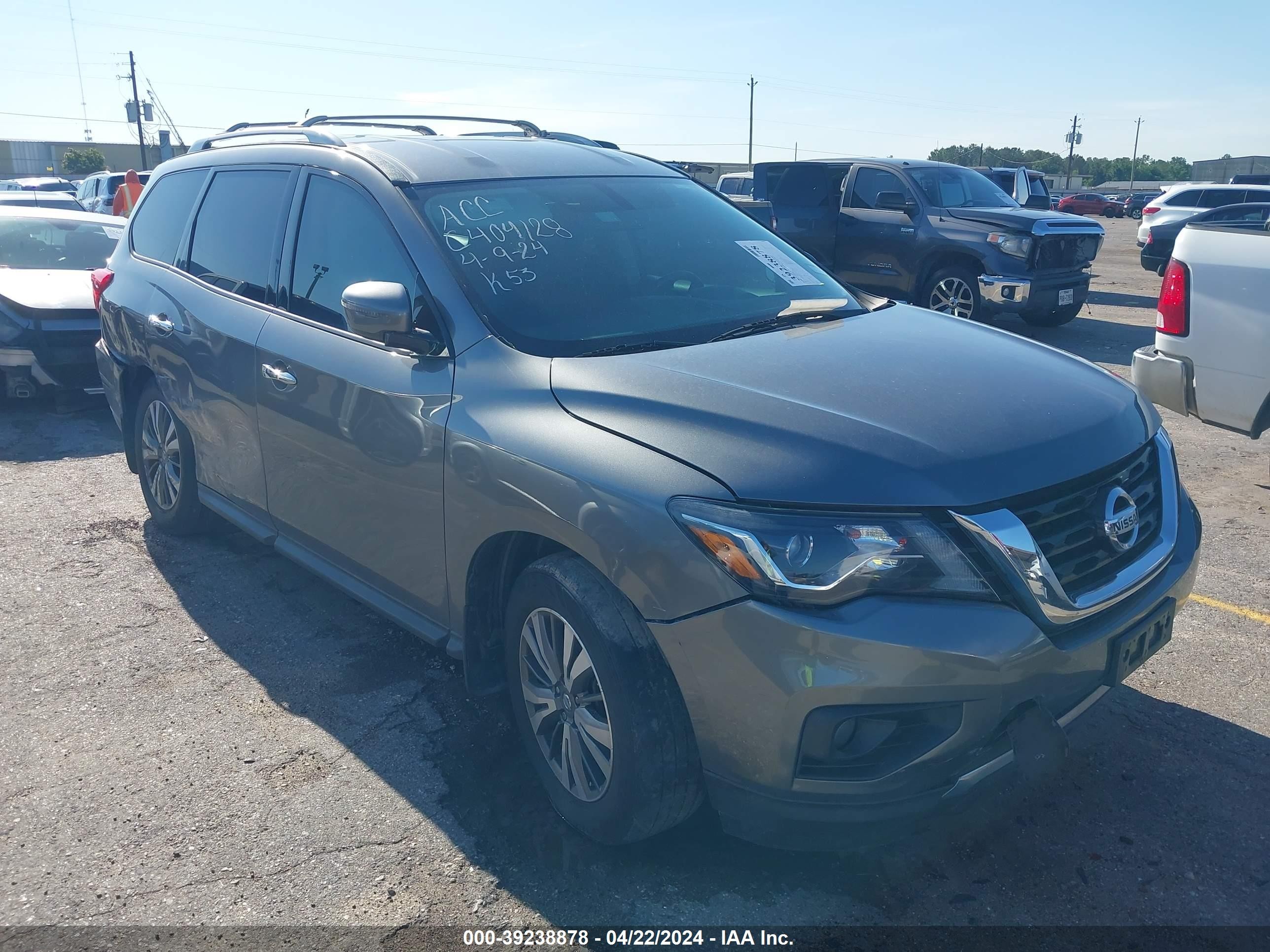 NISSAN PATHFINDER 2017 5n1dr2mn1hc601609