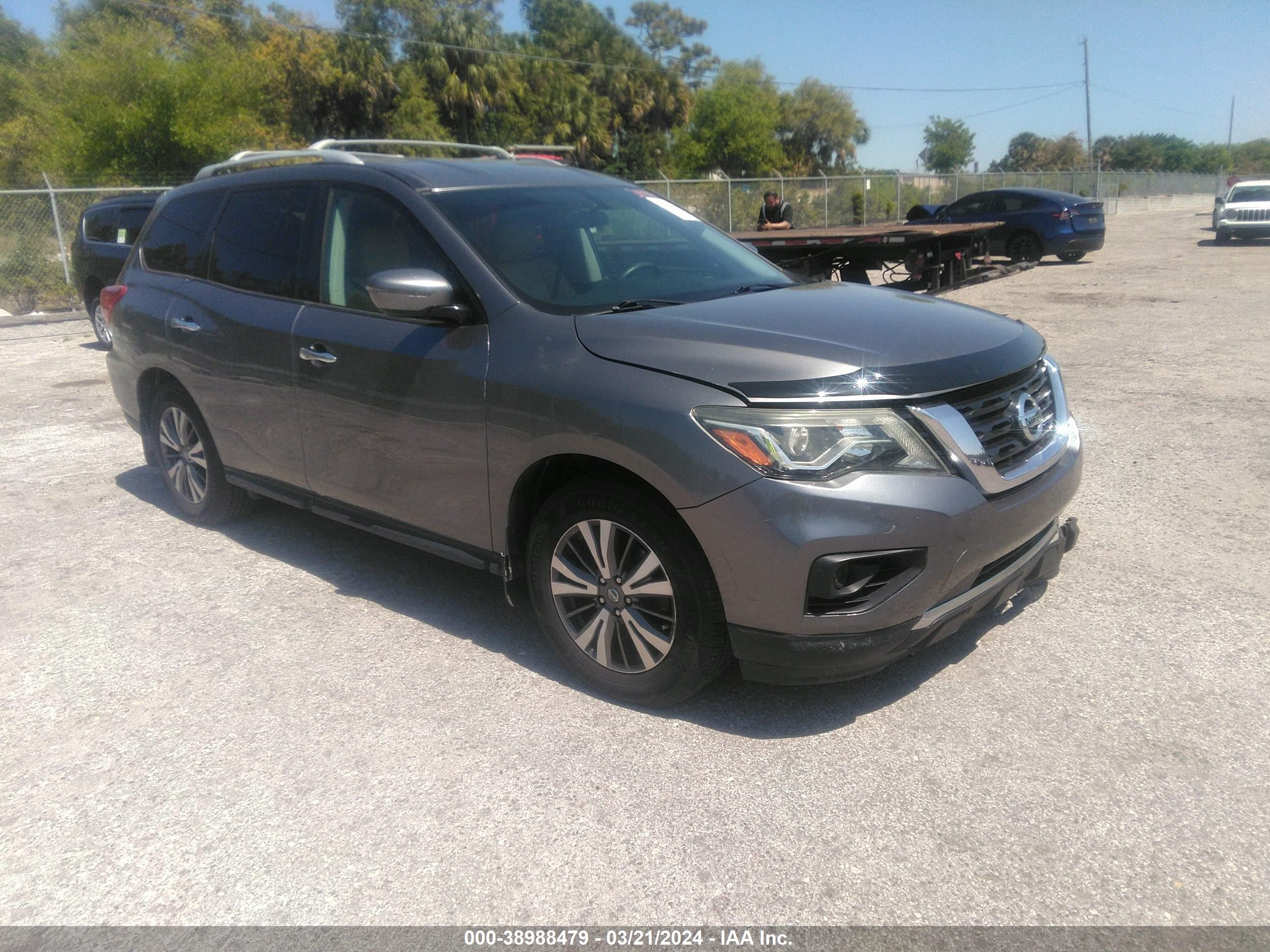 NISSAN PATHFINDER 2017 5n1dr2mn1hc603800