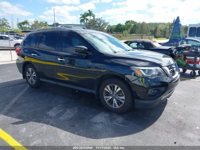 NISSAN PATHFINDER 2017 5n1dr2mn1hc630723