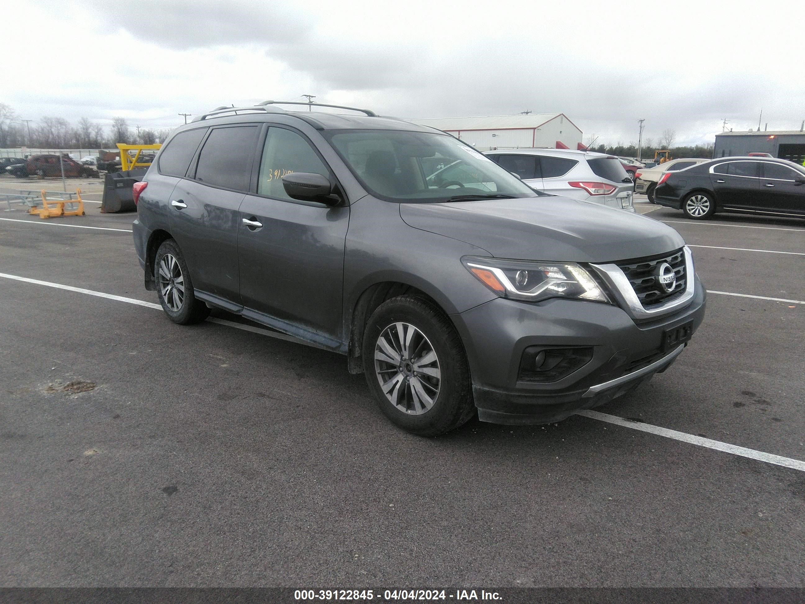 NISSAN PATHFINDER 2018 5n1dr2mn1jc664411