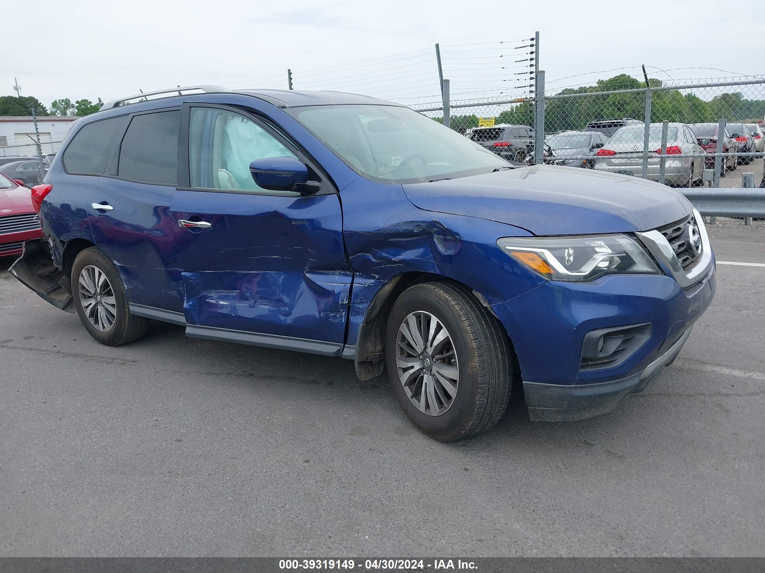 NISSAN PATHFINDER 2017 5n1dr2mn2hc667330