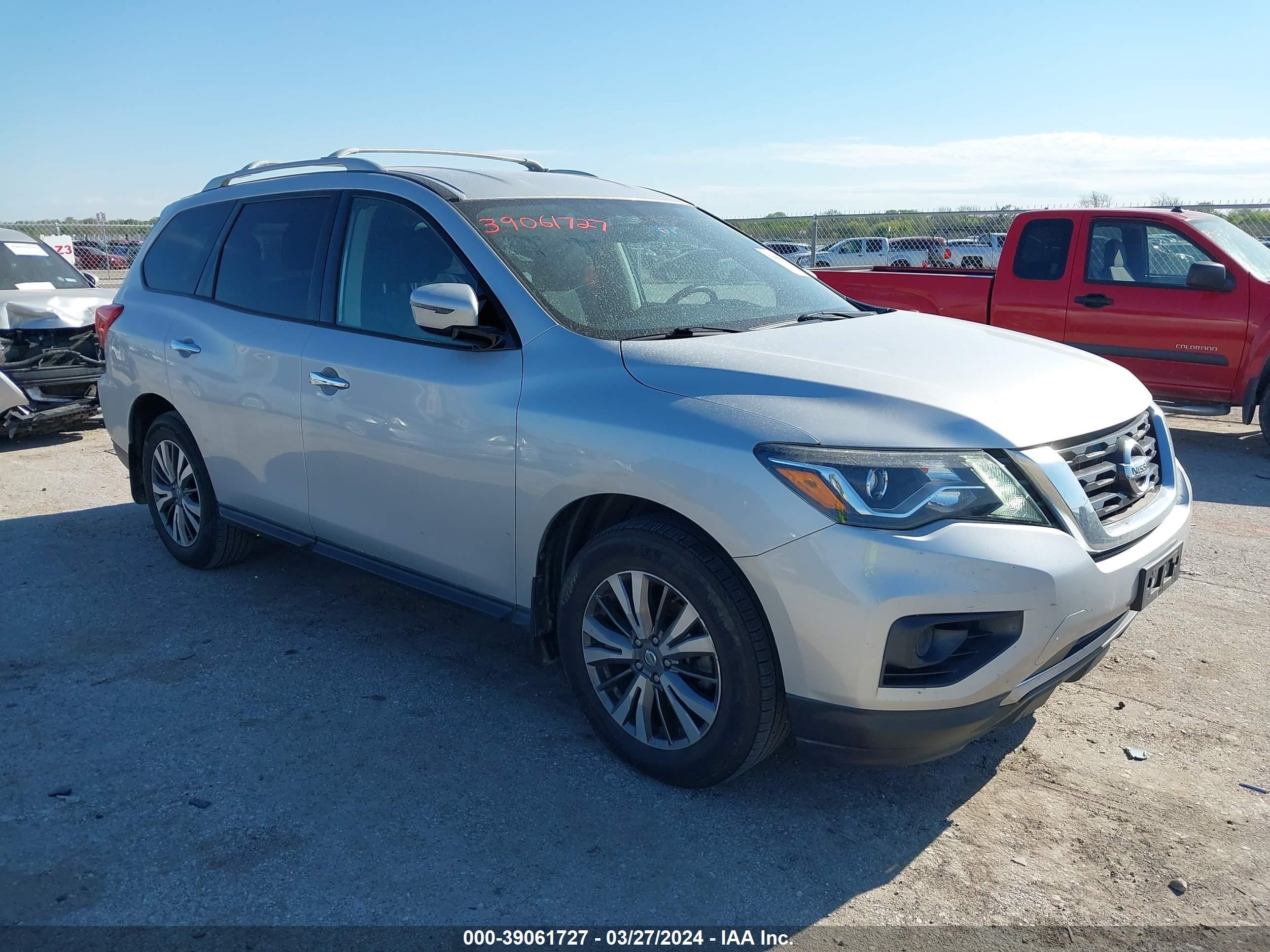 NISSAN PATHFINDER 2018 5n1dr2mn2jc667530