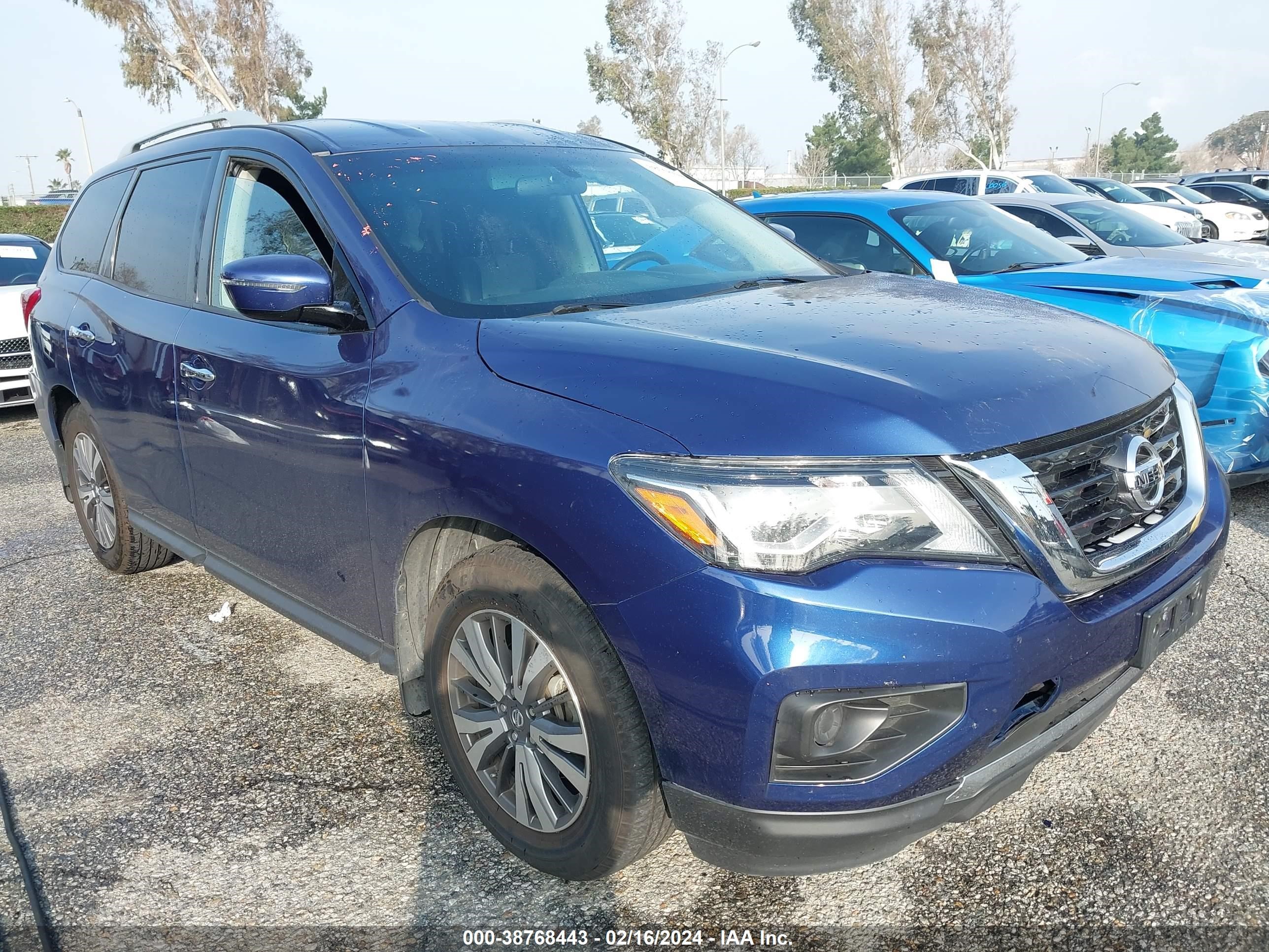 NISSAN PATHFINDER 2017 5n1dr2mn3hc616015