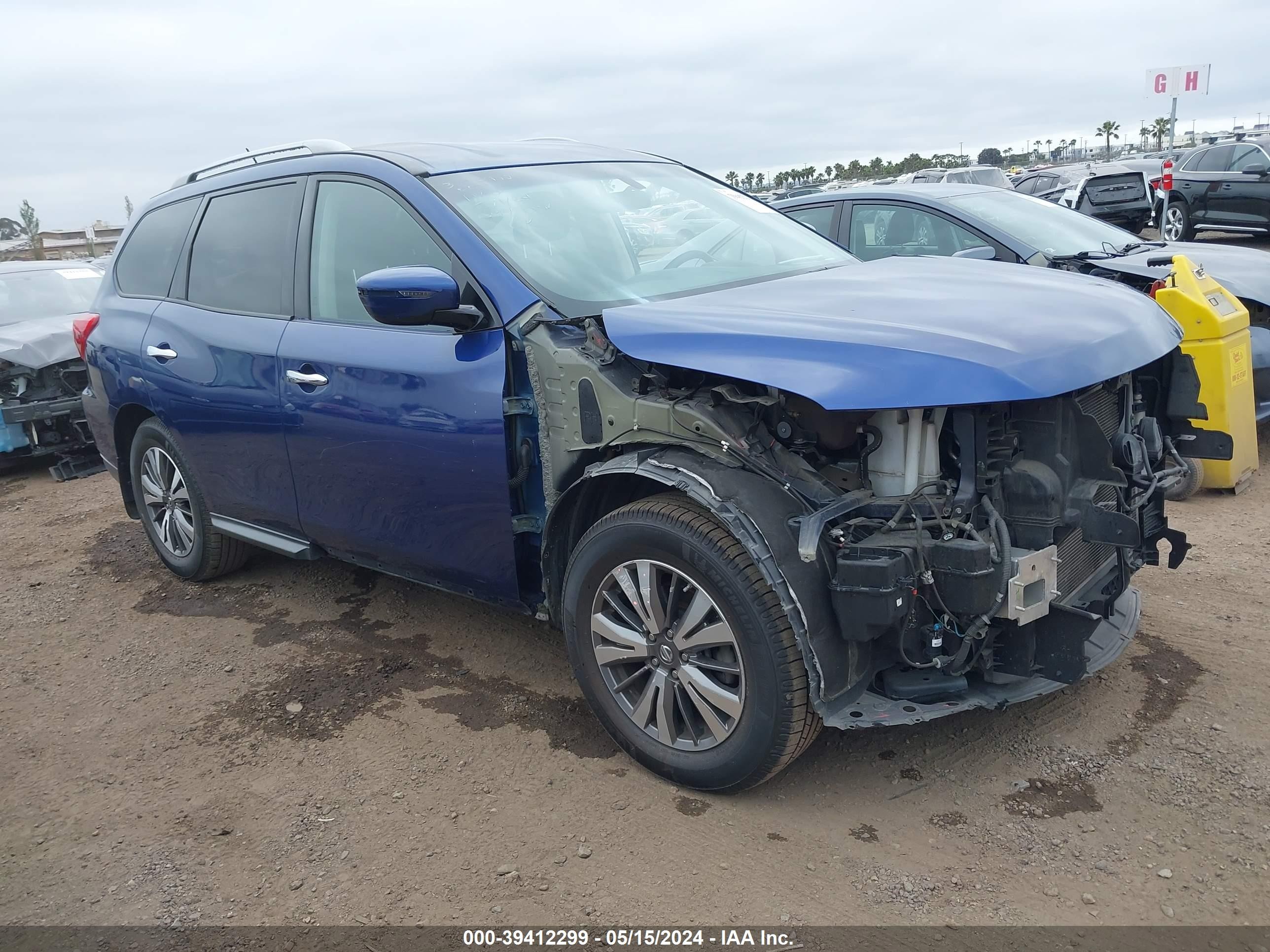 NISSAN PATHFINDER 2017 5n1dr2mn3hc638421