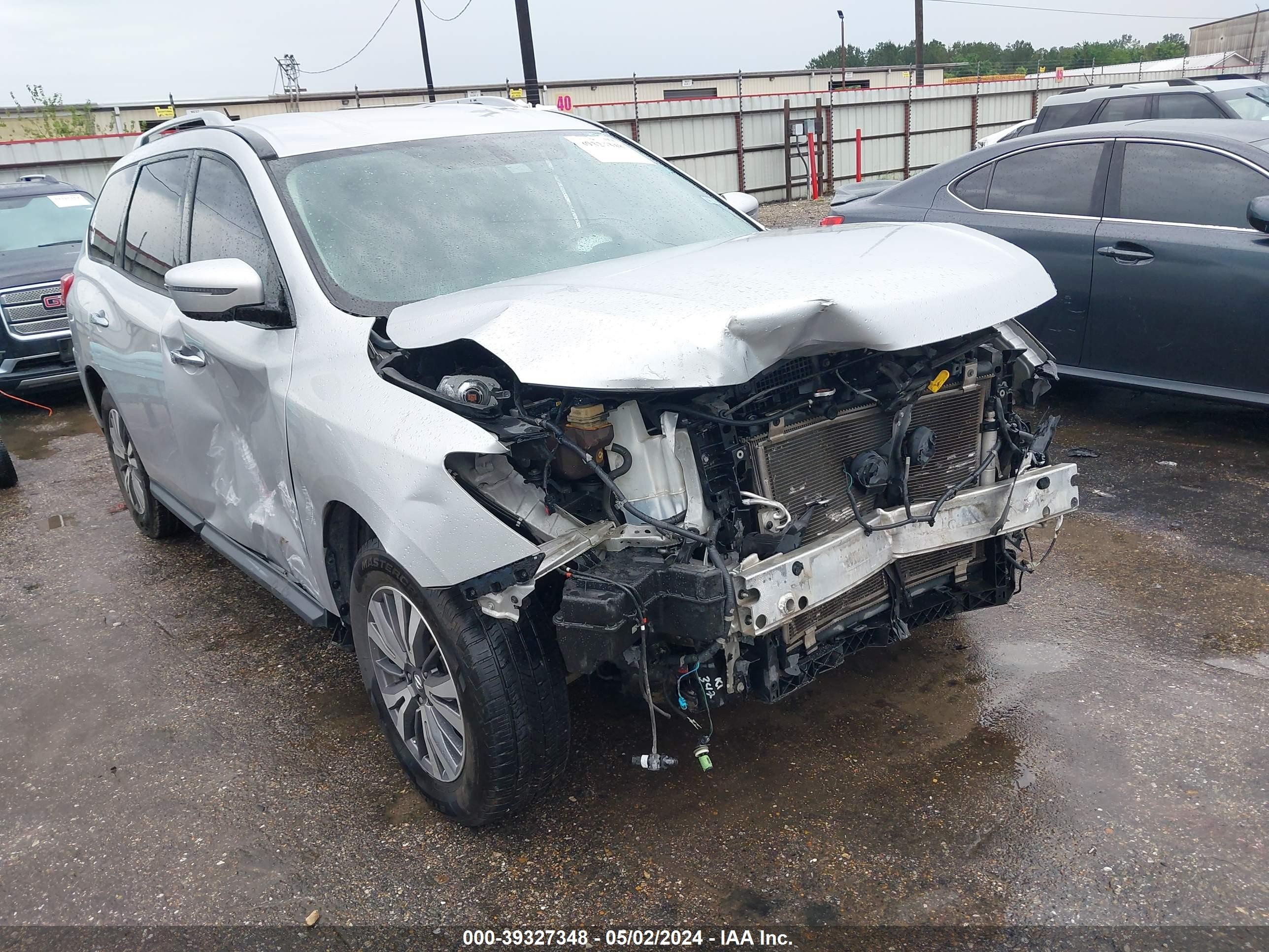 NISSAN PATHFINDER 2017 5n1dr2mn3hc679096