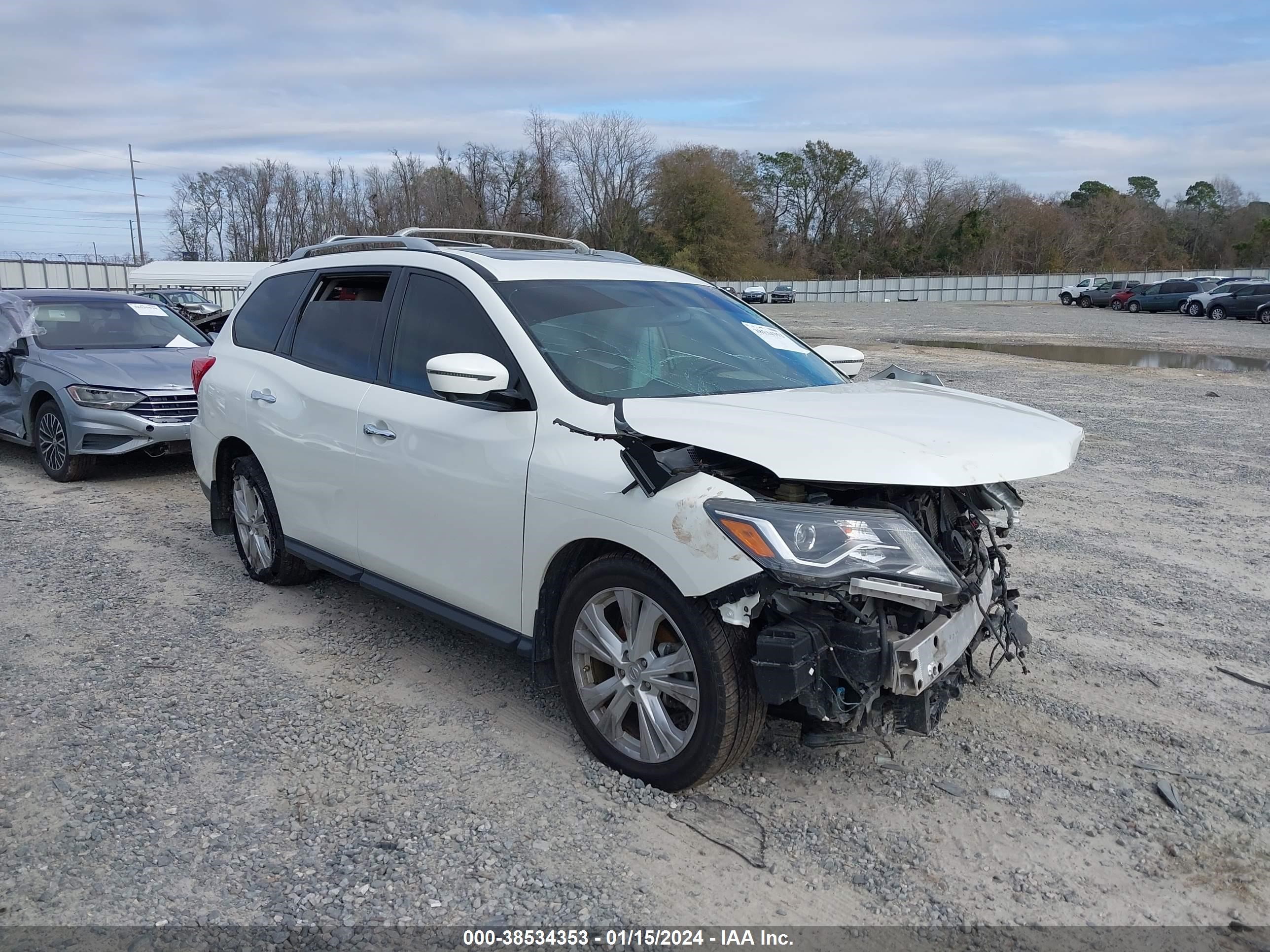 NISSAN PATHFINDER 2018 5n1dr2mn3jc611676