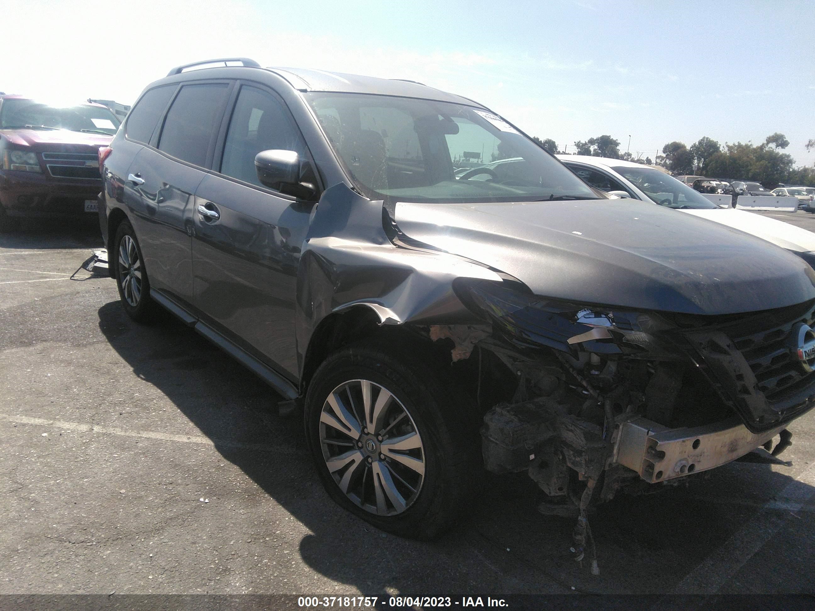 NISSAN PATHFINDER 2018 5n1dr2mn3jc647111