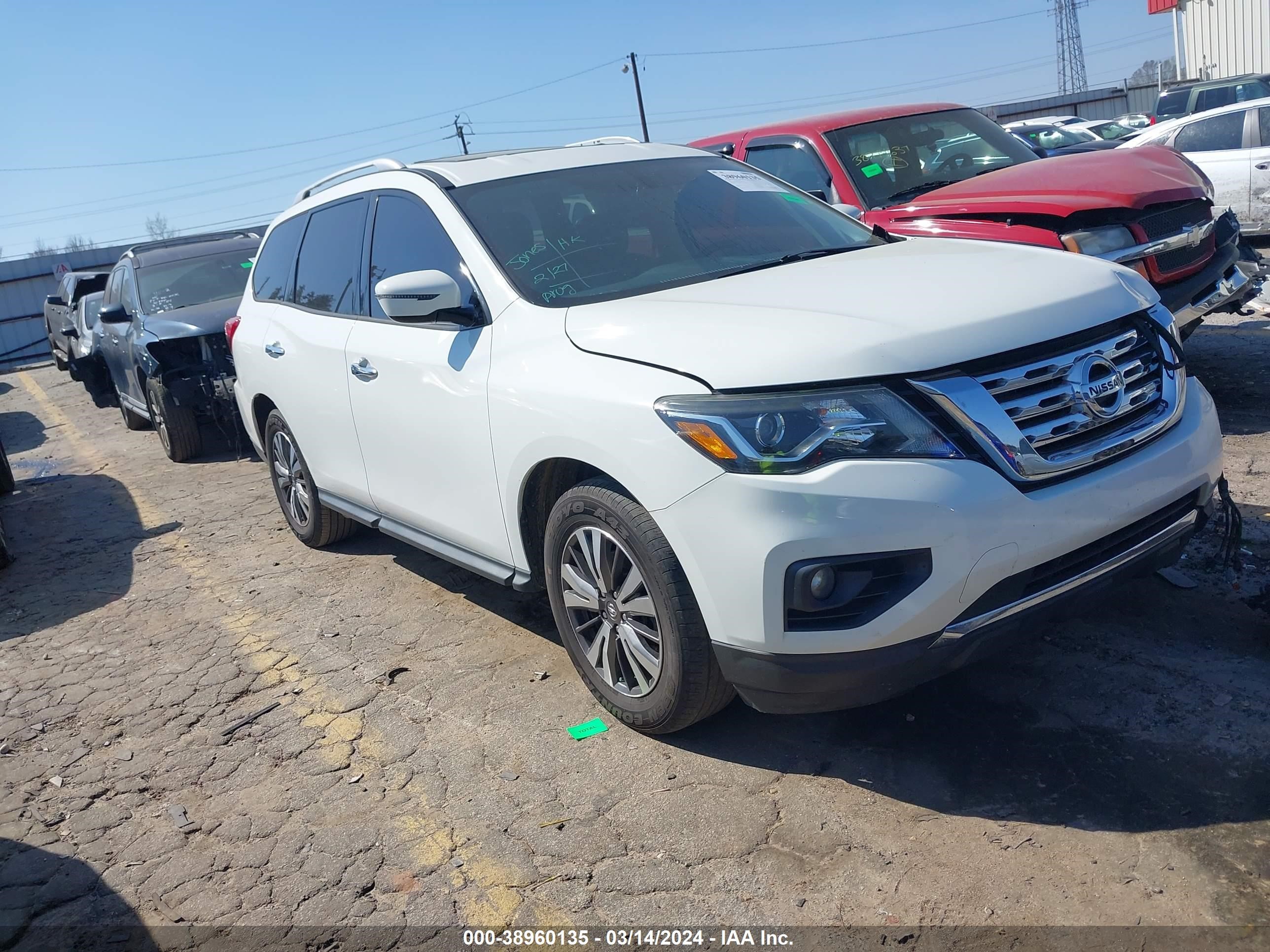 NISSAN PATHFINDER 2017 5n1dr2mn5hc602262