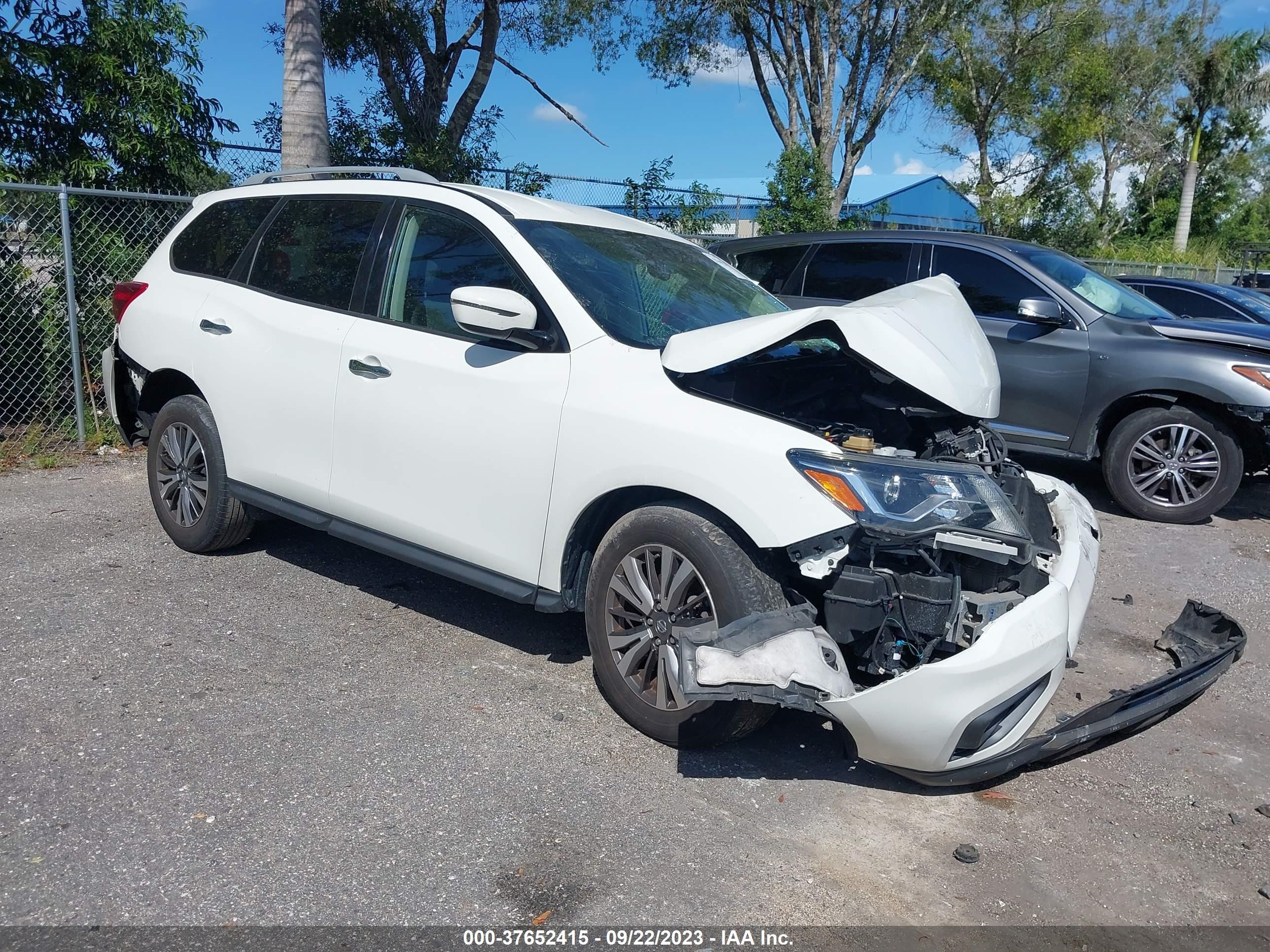 NISSAN PATHFINDER 2018 5n1dr2mn5jc653394