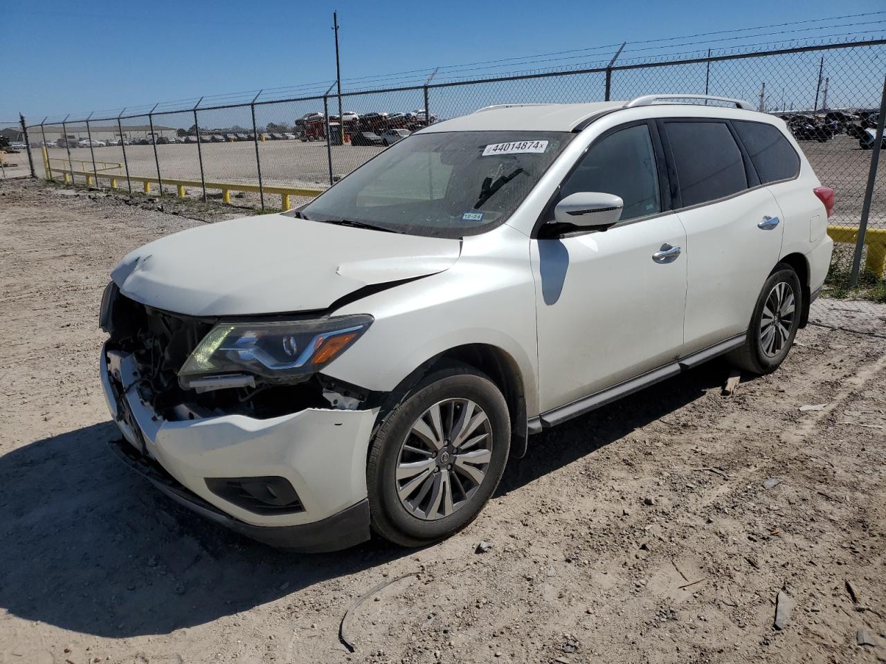 NISSAN PATHFINDER 2017 5n1dr2mn6hc627607