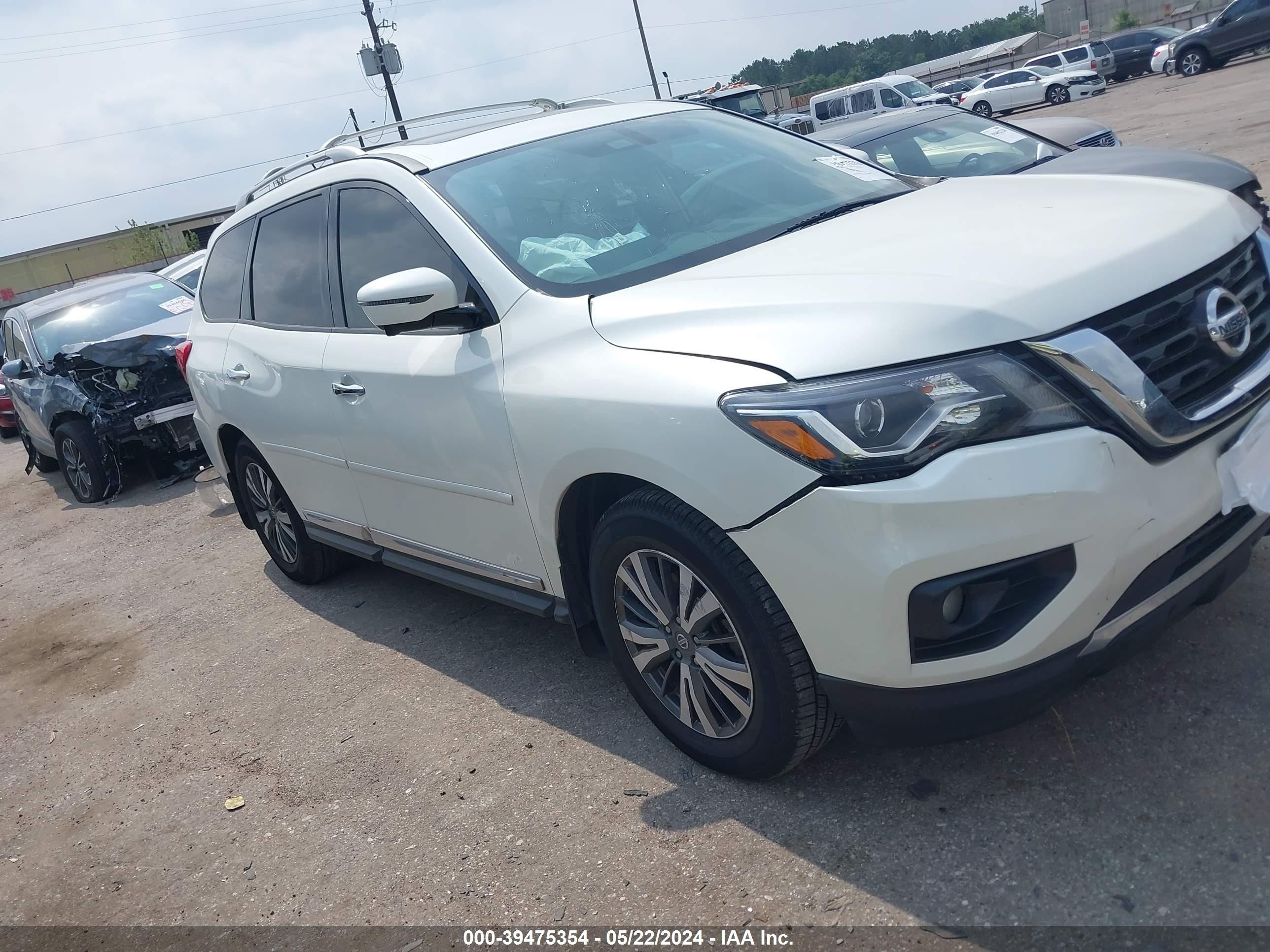 NISSAN PATHFINDER 2017 5n1dr2mn6hc694675