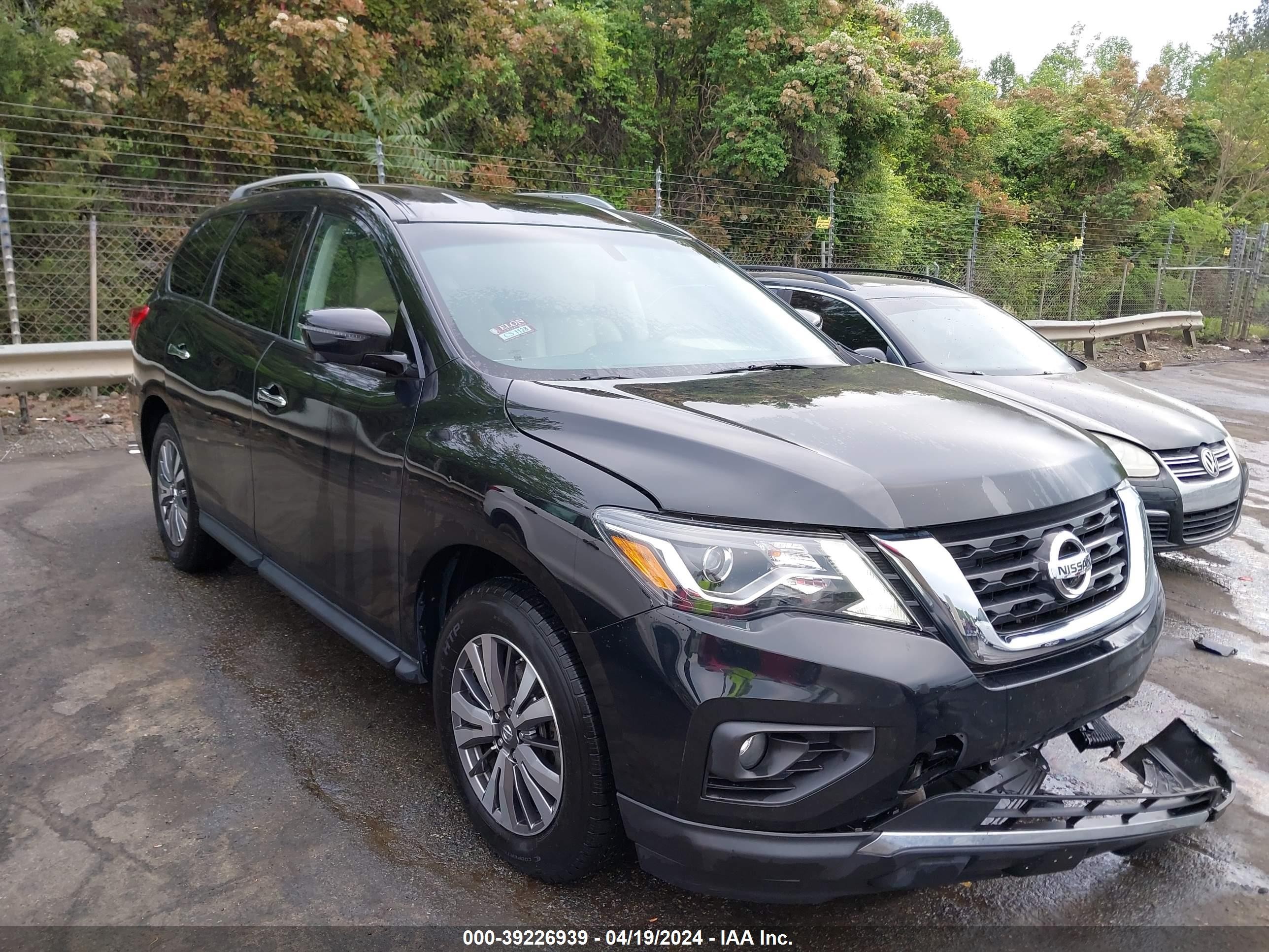 NISSAN PATHFINDER 2018 5n1dr2mn8jc615187