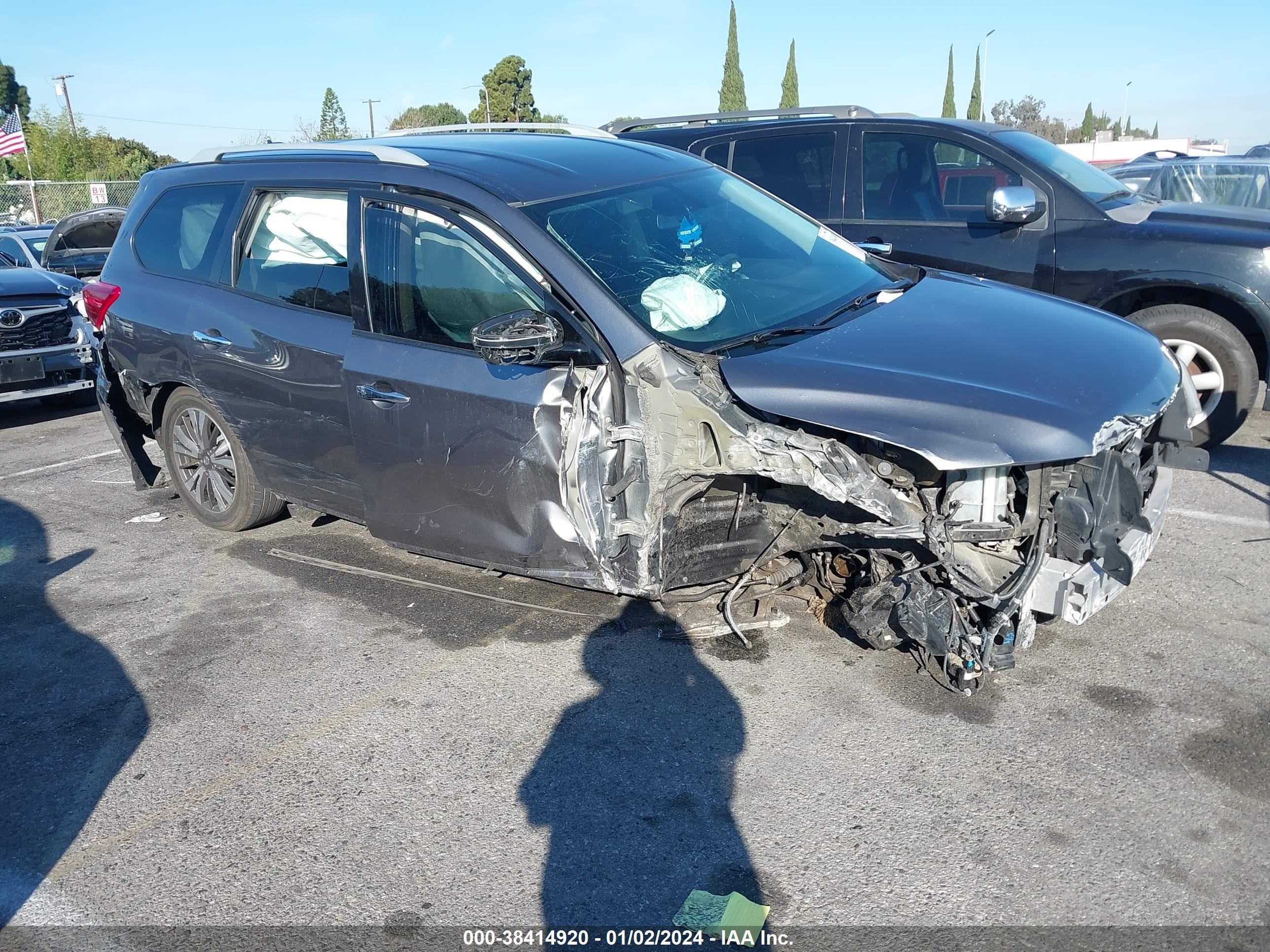 NISSAN PATHFINDER 2017 5n1dr2mn9hc911166